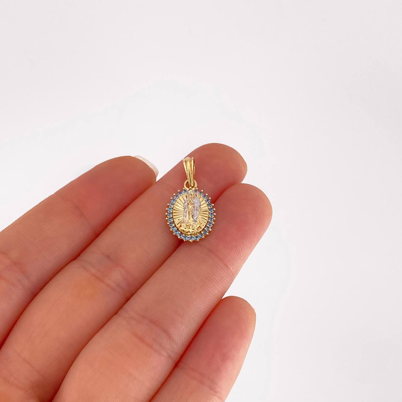 Pendant Virgin of Guadalupe 1.85g / 3/4 in Two-Tone Yellow White 18K Gold