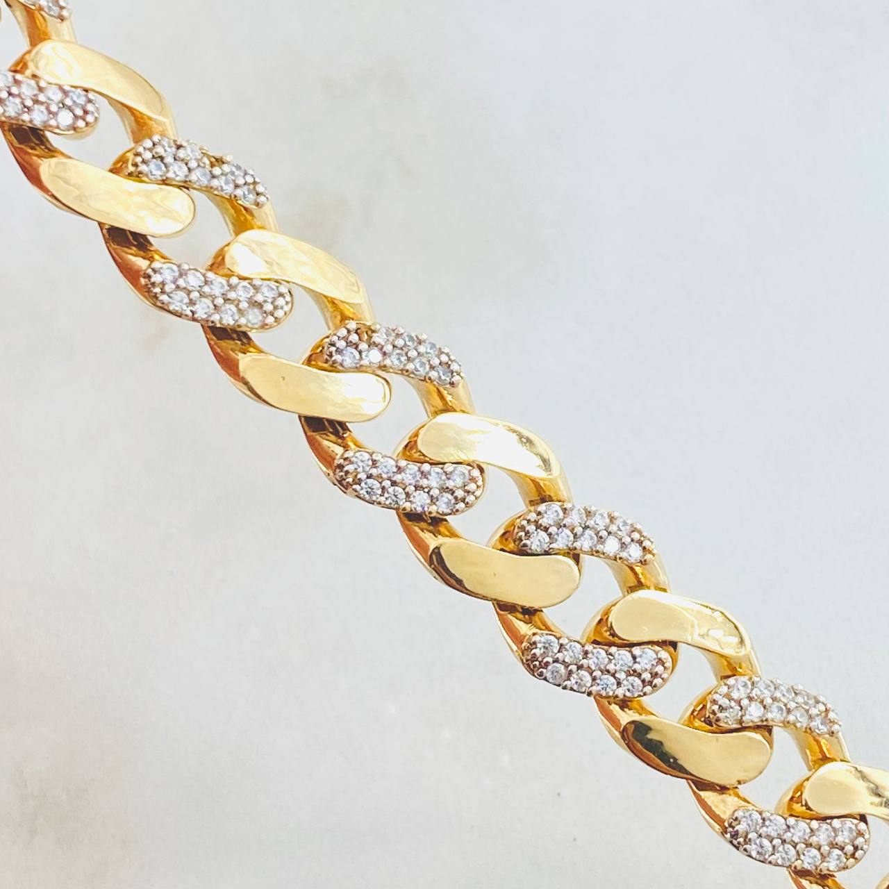 Cuban Links Bracelet 23.15gr / 7 3/4 in / 10mm Yellow Gold Nac.Esp. 18K ©