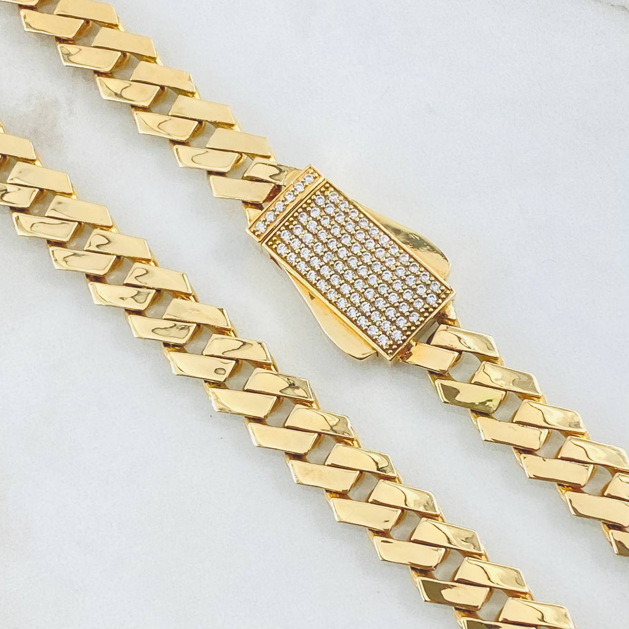 Cuban Links 54.65gr / 24 1/2 in / 10mm Yellow Gold Nac.Esp. 18K *
