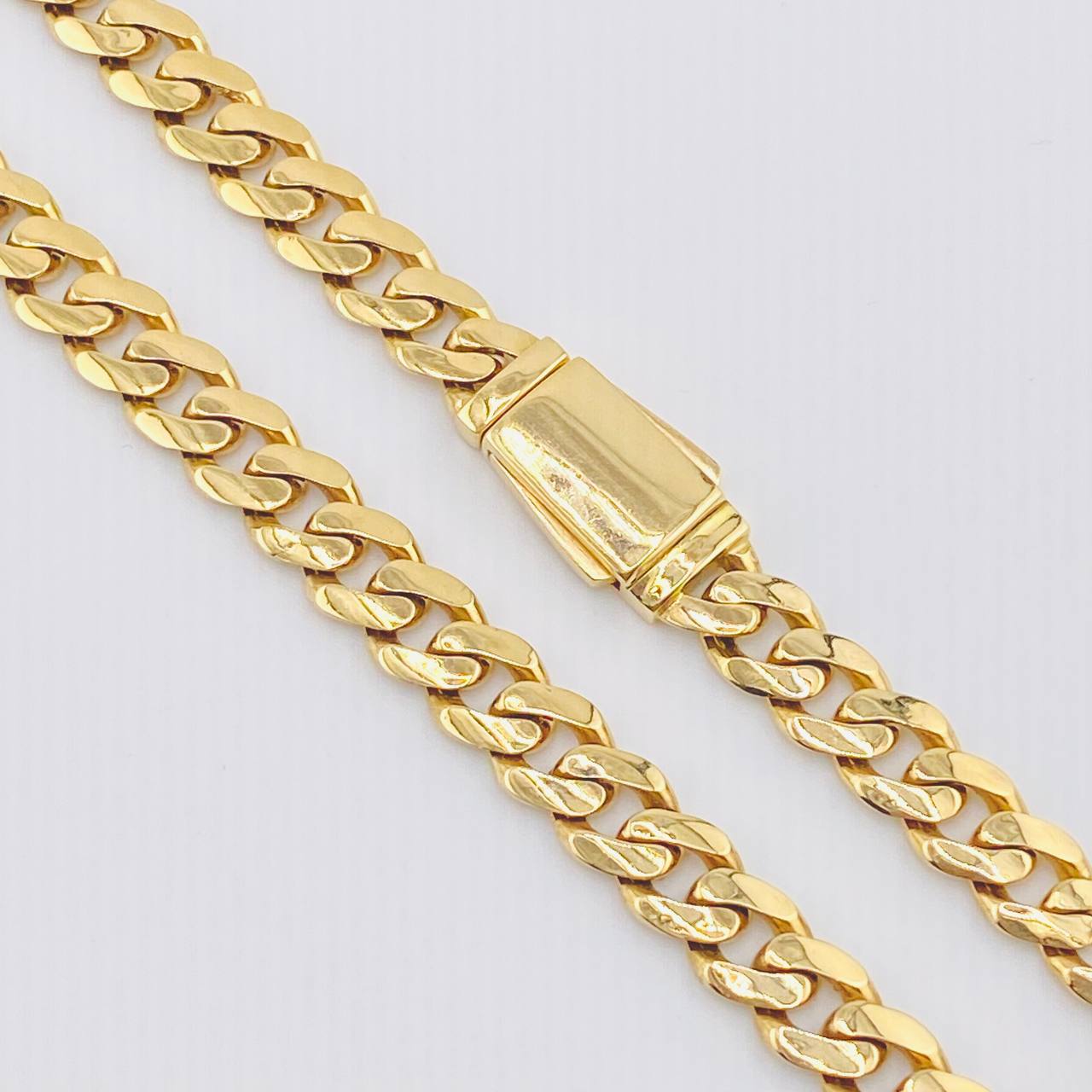 Cadena Cubana 36.2gr / 23 1/2 in / 8mm Oro Amarillo Nac.Esp. 18K *