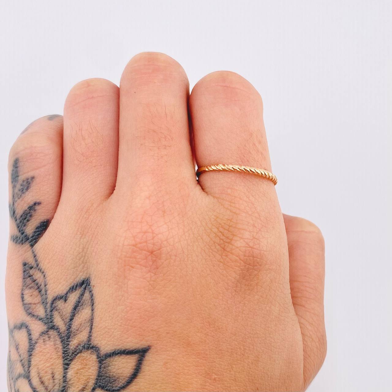 Anillo Entorchado 1gr / T7 1/4 / Oro Rosa 18K ©