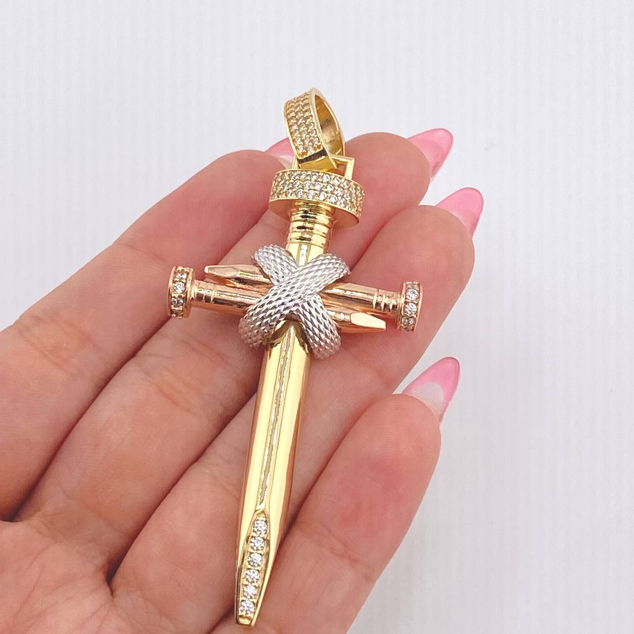 Pendant Cross Nails 16.5gr / 3 in / Three Golds 18K *