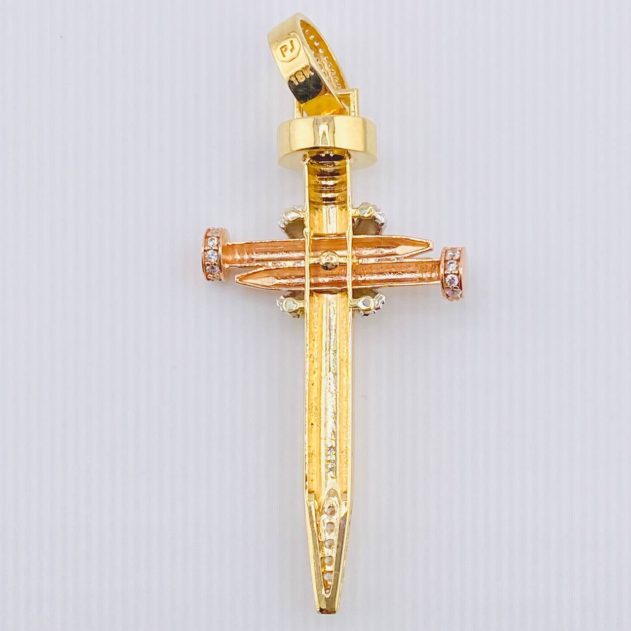 Pendant Cross Nails 16.5gr / 3 in / Three Golds 18K *