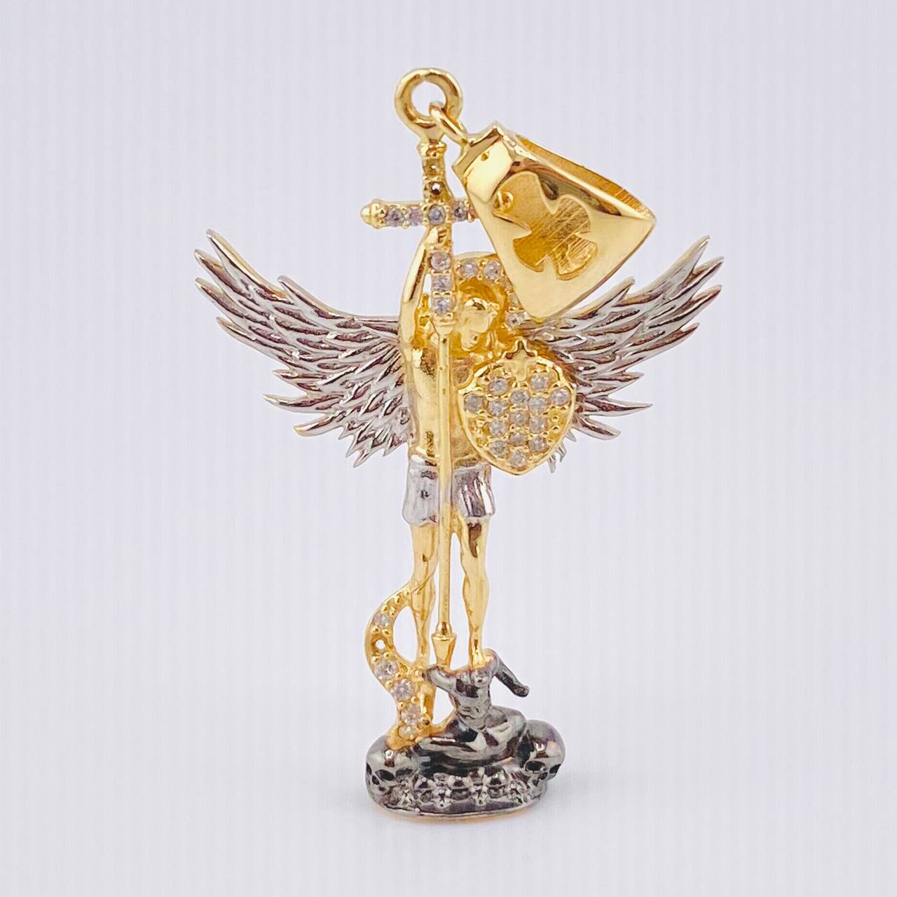 Dije San Miguel 6.75gr / 2 in / Dos Oros Amarillo Blanco 18K