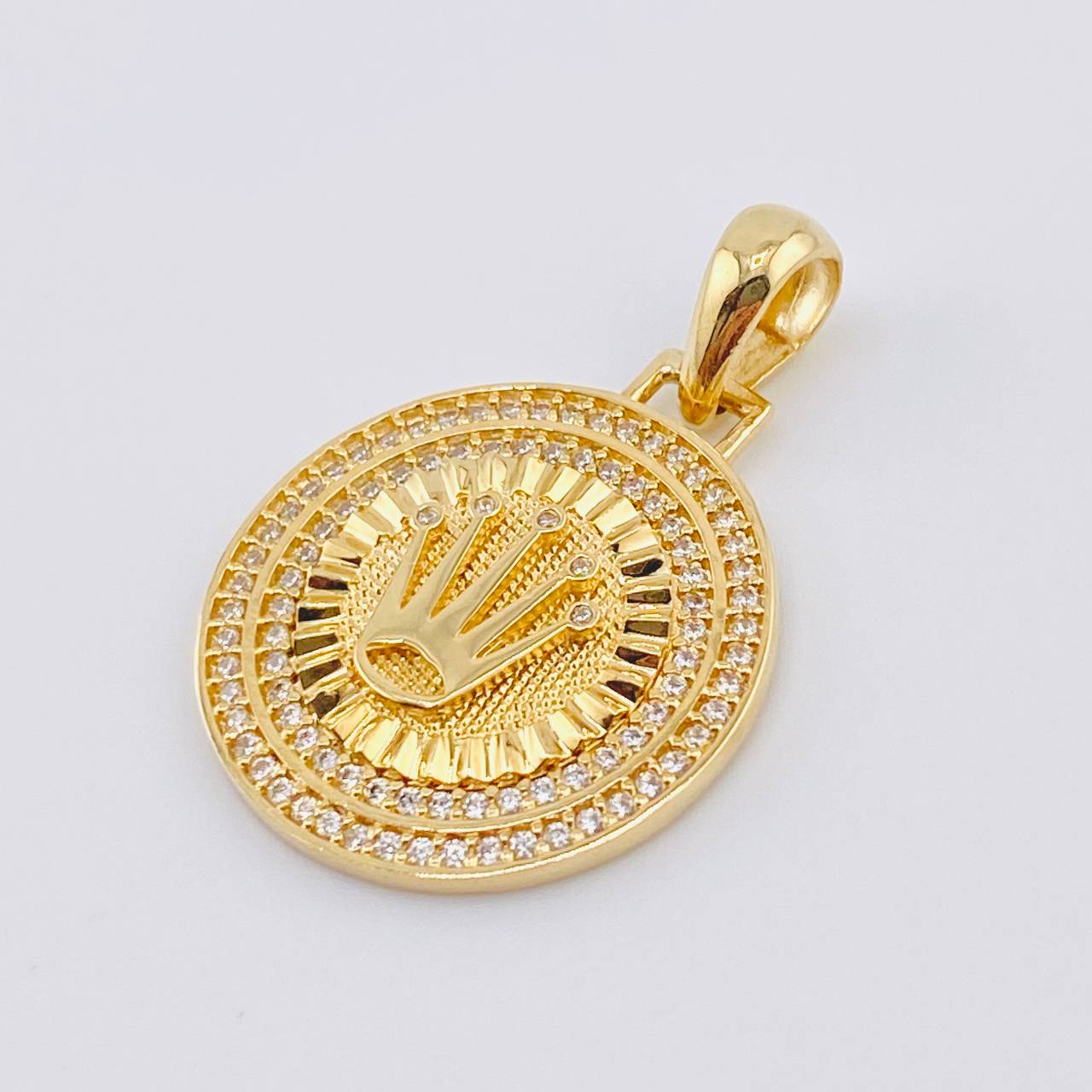 Dije Placa Corona Circular 4.55gr / 1 1/4 in / Oro Amarillo 18K *