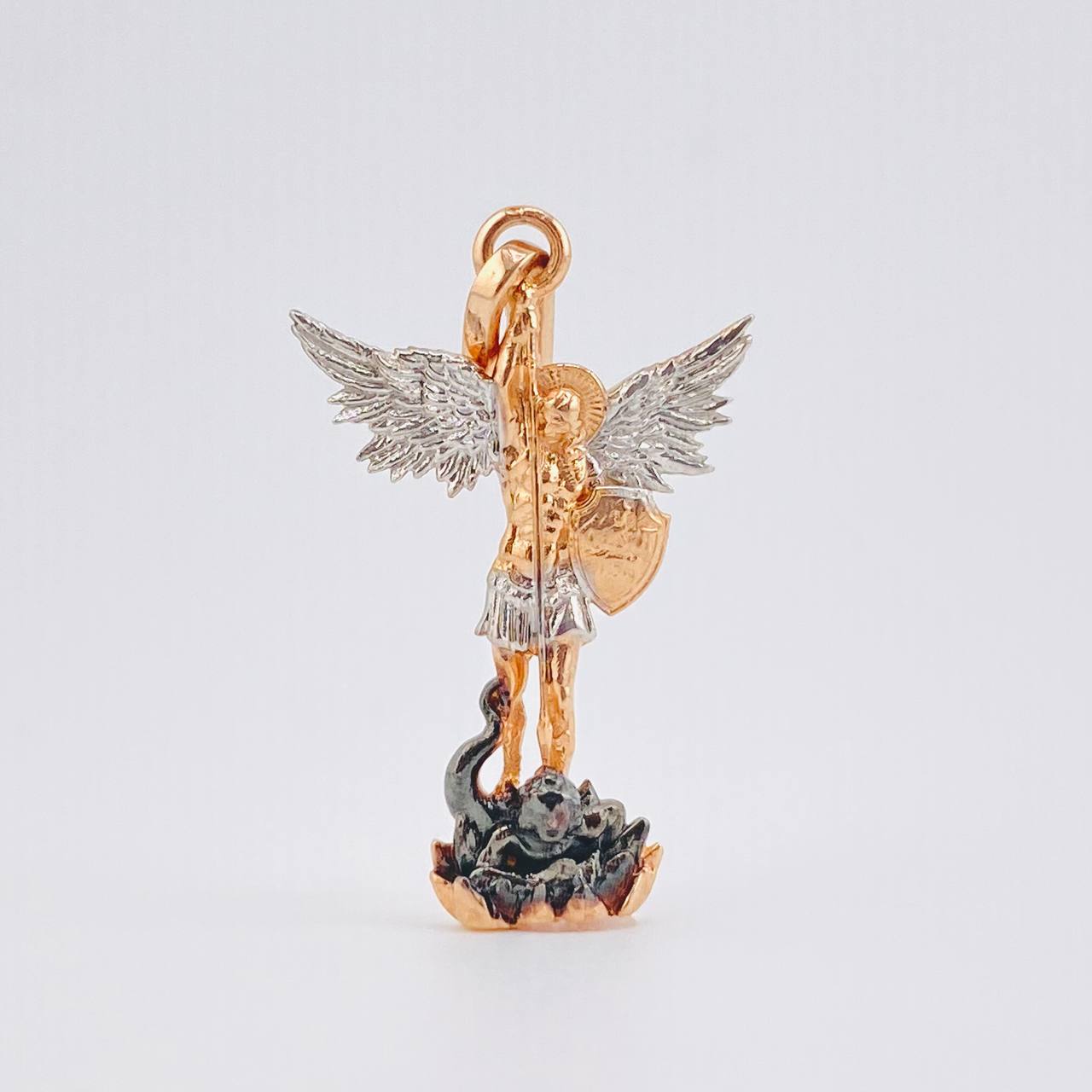 Dije San Miguel 1.75gr / 1 in / Tres Oros 18K ©