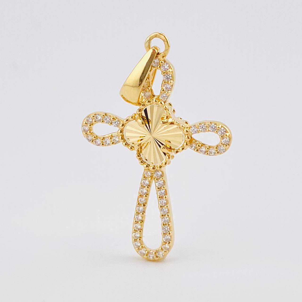 Dije Cruz Trebol 2.05gr / 1 1/2 in / Oro Amarillo Nac.Esp.  18K *