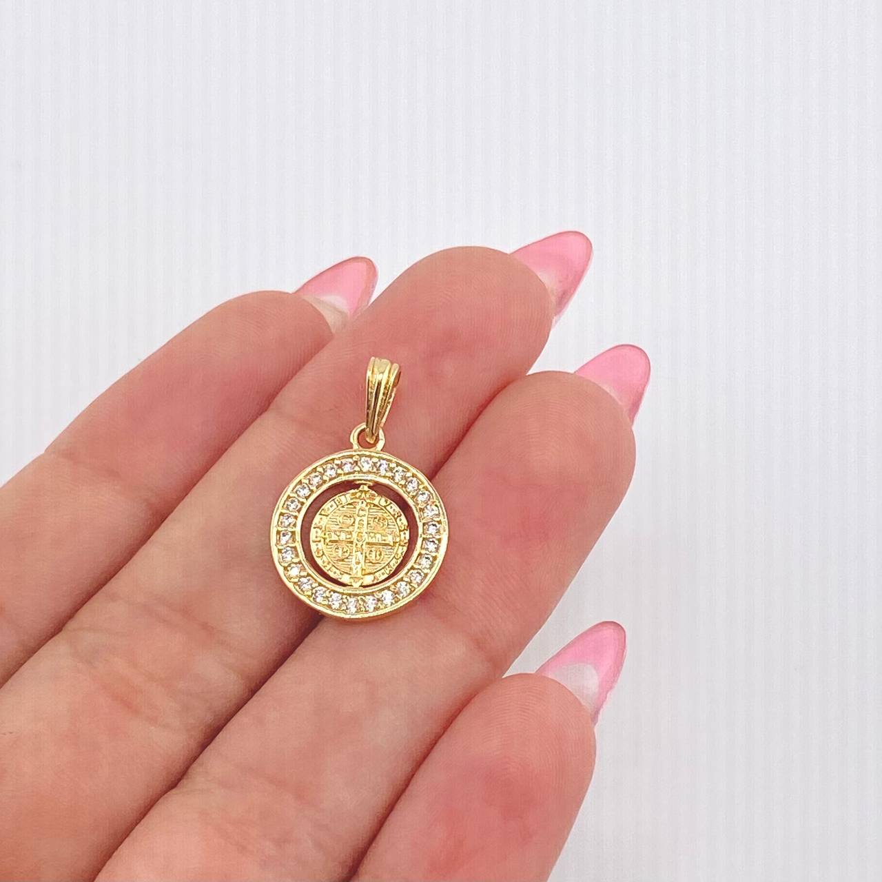 Dije Placa Circular San Benito 2.05gr / 1 in / Oro Amarillo 18K