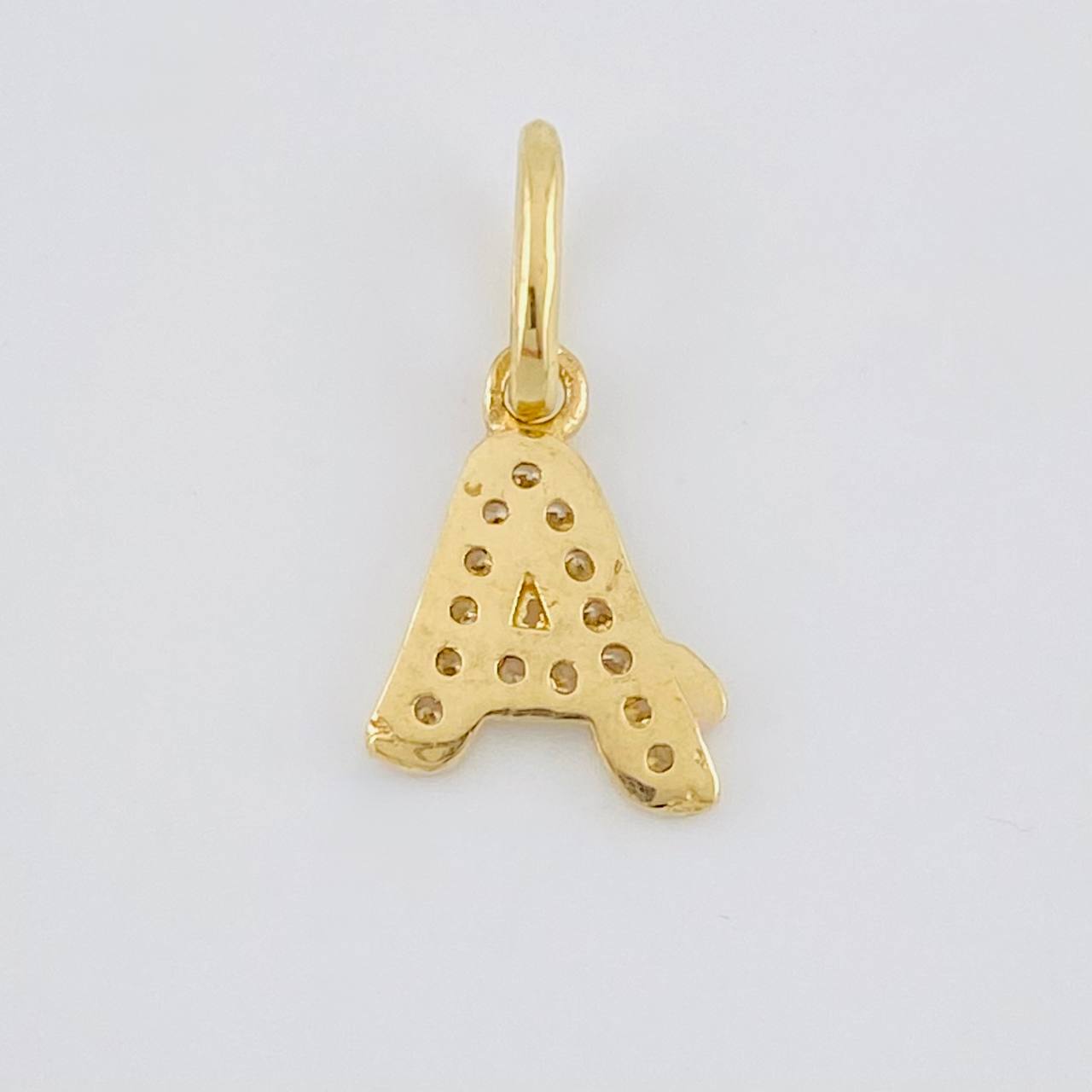 Dije Letra A Cursiva 0.7 g / 1 in Oro Amarillo 18K