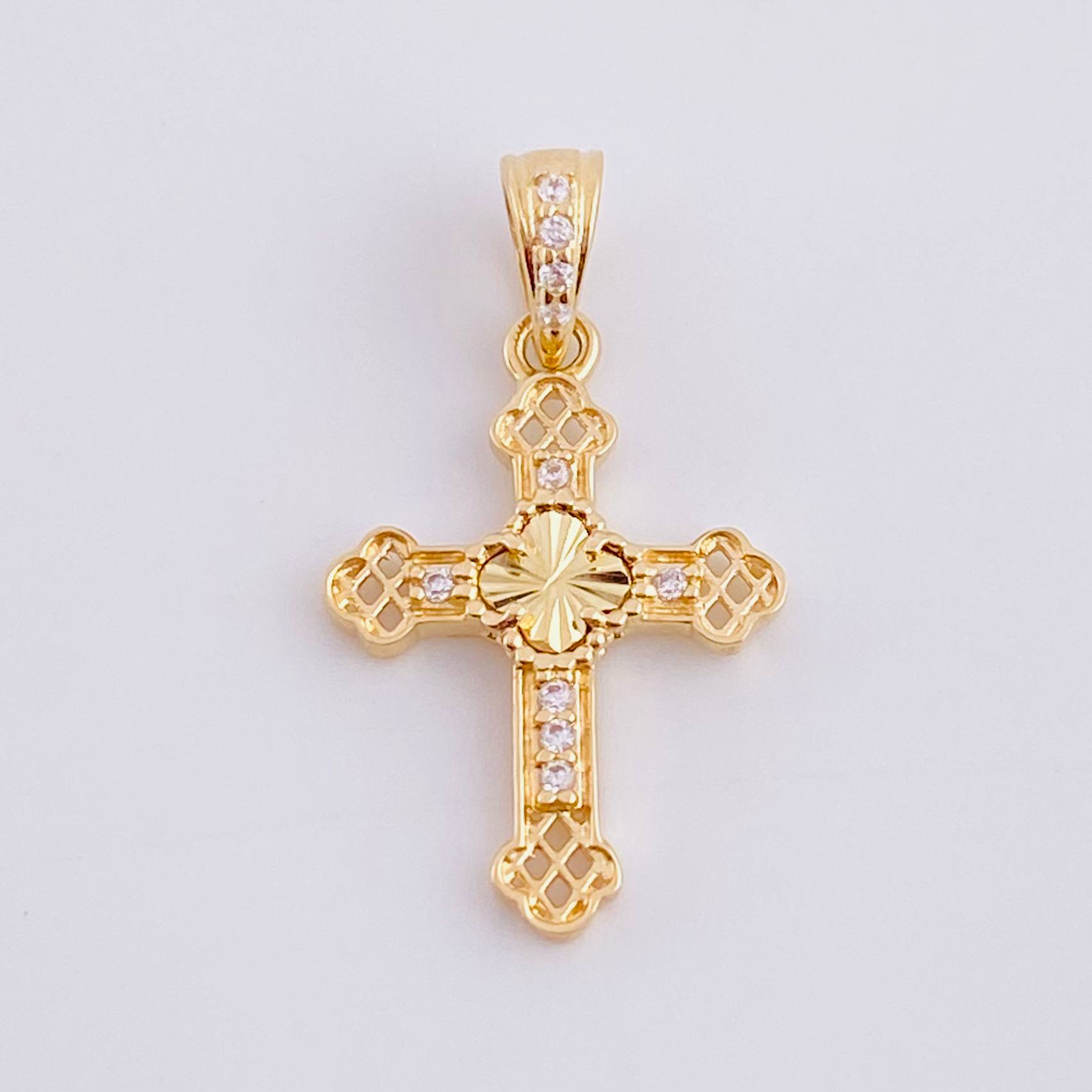 Dije Cruz Trebol Diamantado 1.1g / 1 in Oro Amarillo 18K