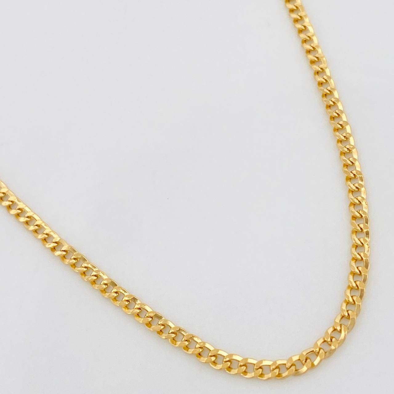 Cadena Cubana 3.8g / 24 in / 2.3mm Oro Amarillo 18K