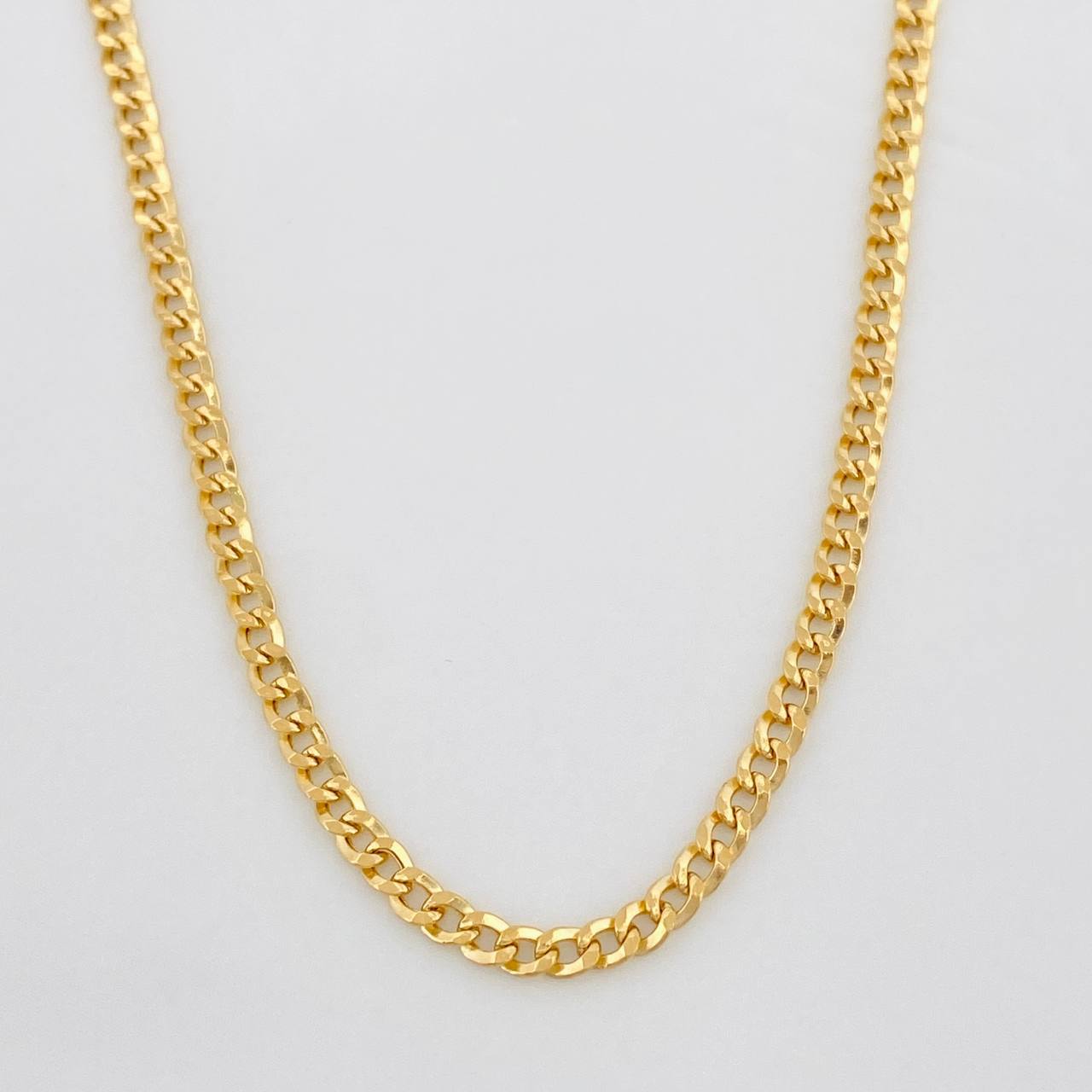 Cadena Cubana 3.8g / 24 in / 2.3mm Oro Amarillo 18K