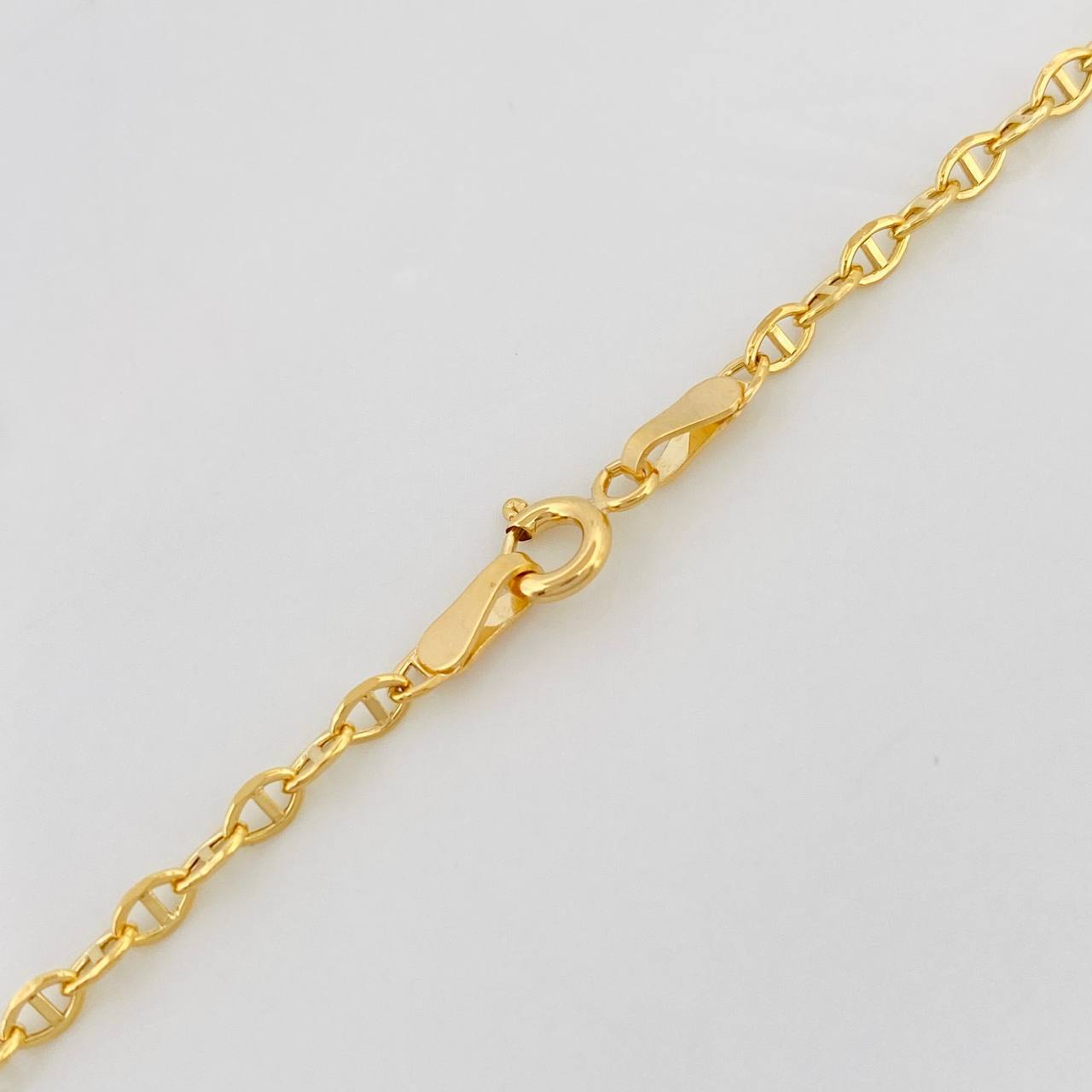 Cadena Escalera Volga 3.3g / 24 in / 2.4mm Oro Amarillo 18K