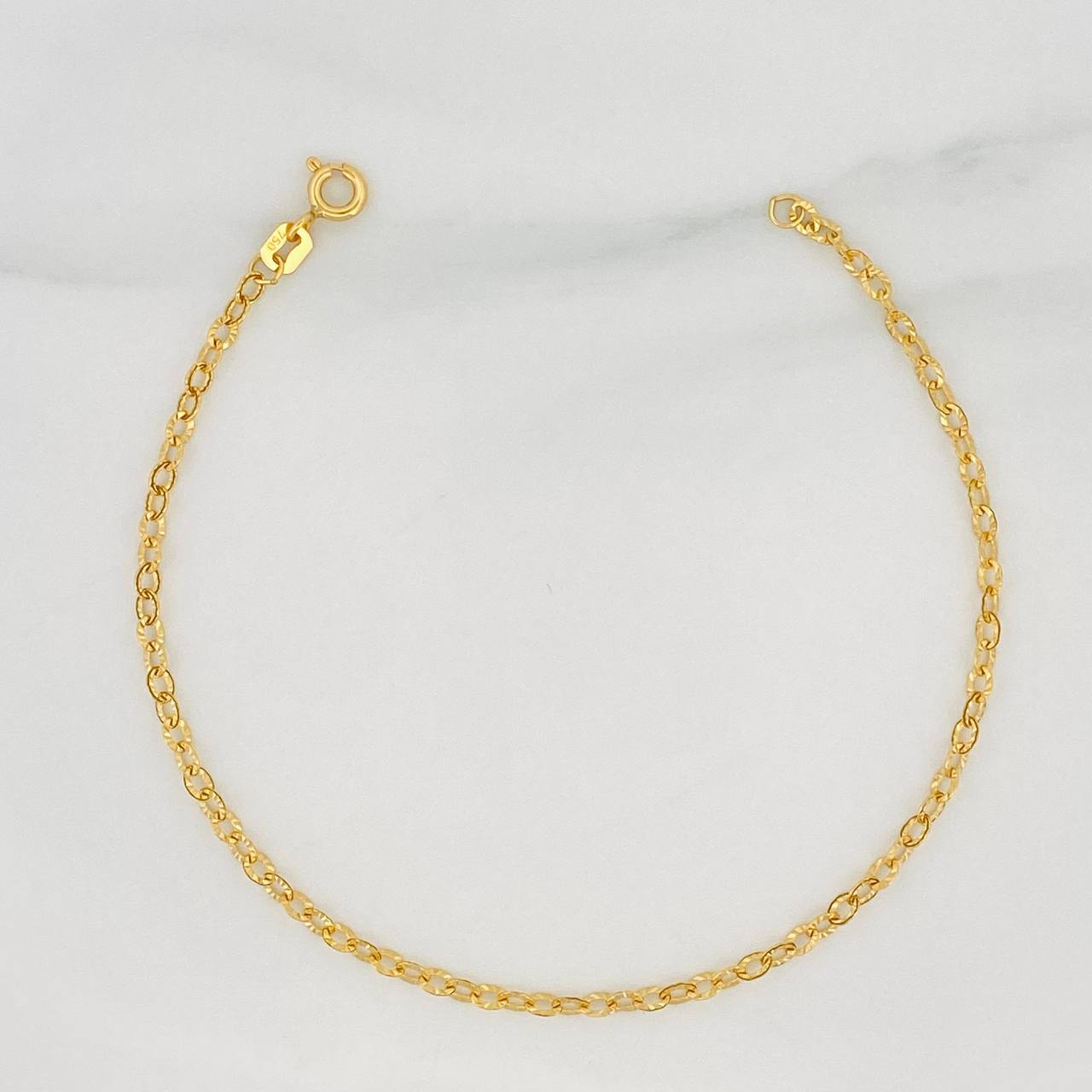 Pulso Aro Seguido 0.75g / 7 in / 2.3mm Oro Amarillo 18K