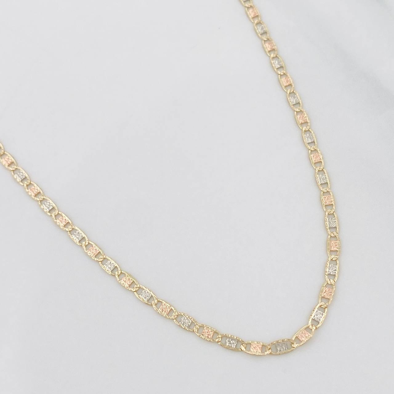 Flat Mariner Chain Diamond Cut 3.7g / 24 in / 1.74mm Three Golds 18K