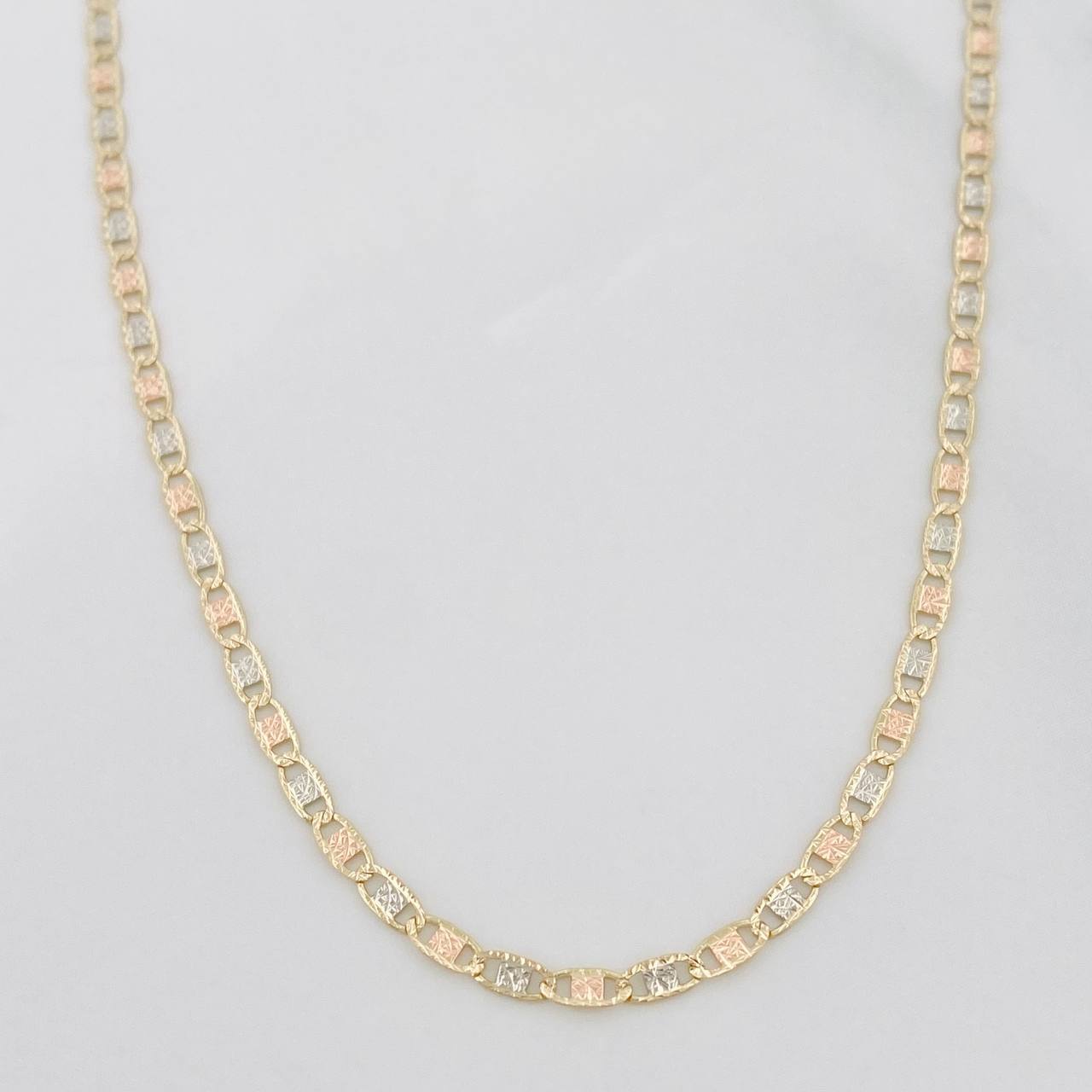 Flat Mariner Chain Diamond Cut 3.7g / 24 in / 1.74mm Three Golds 18K