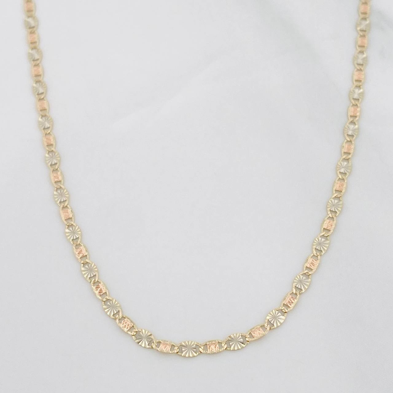 Cadena Escalera Plana Diamantada 2.3g / 20 in / 1.73mm Tres Oros 18K