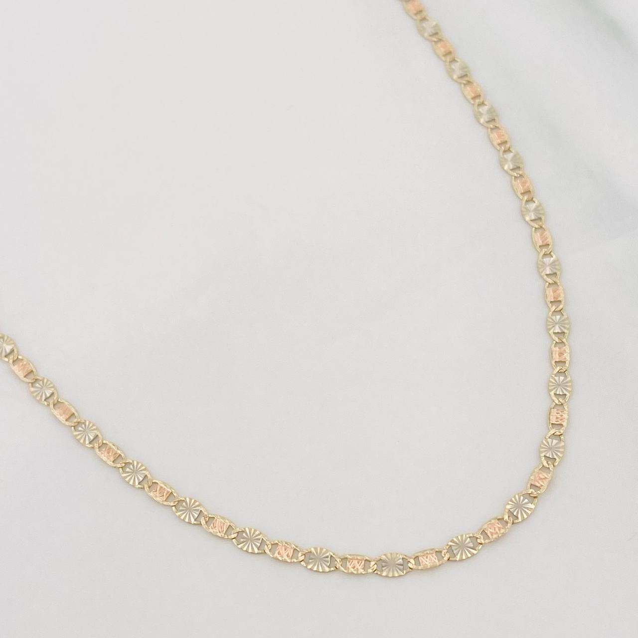 Cadena Escalera Plana Diamantada 2.25g / 20 in / 1.74mm Tres Oros 18K