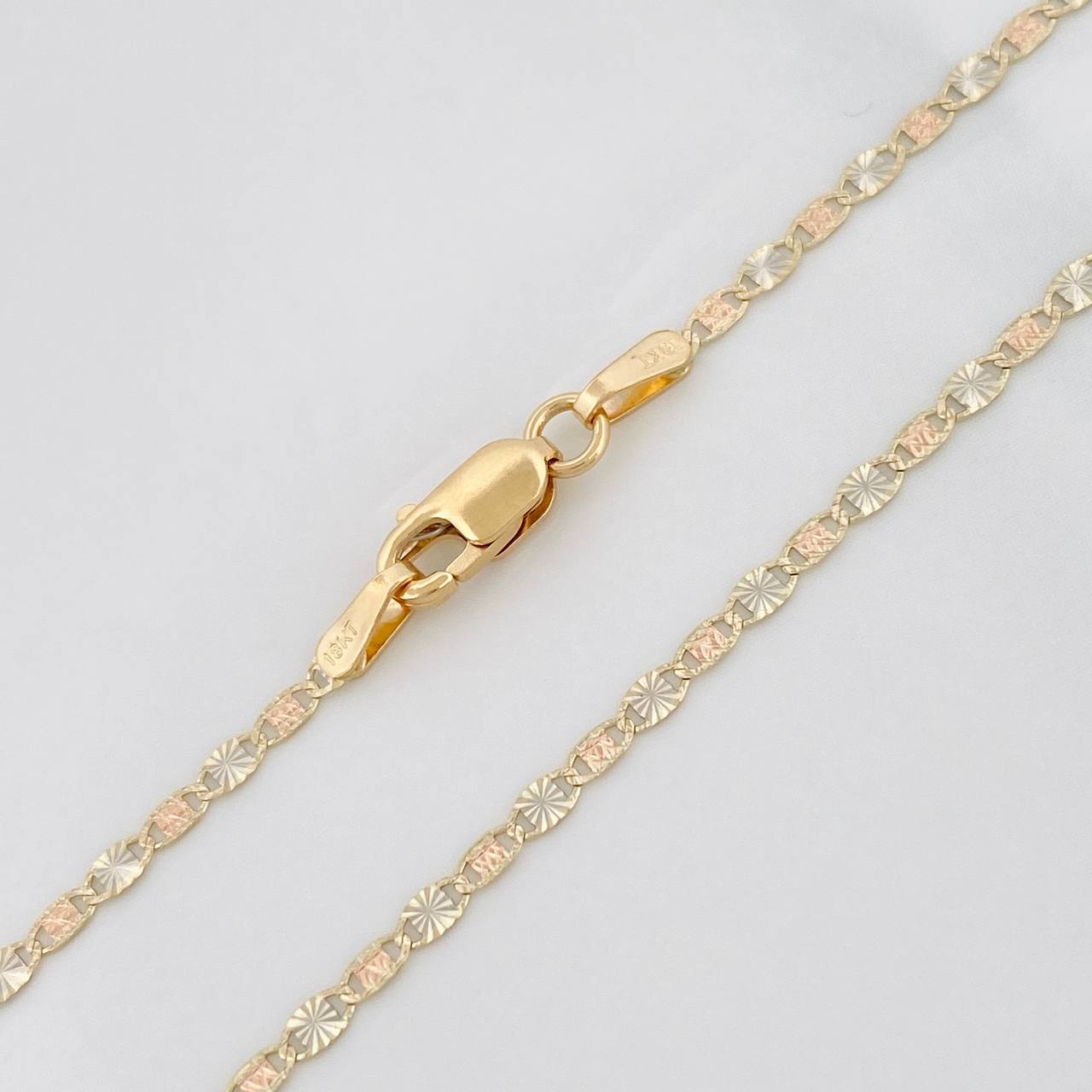 Cadena Escalera Plana Diamantada 2.6g / 24 in / 1.67mm Tres Oros 18K