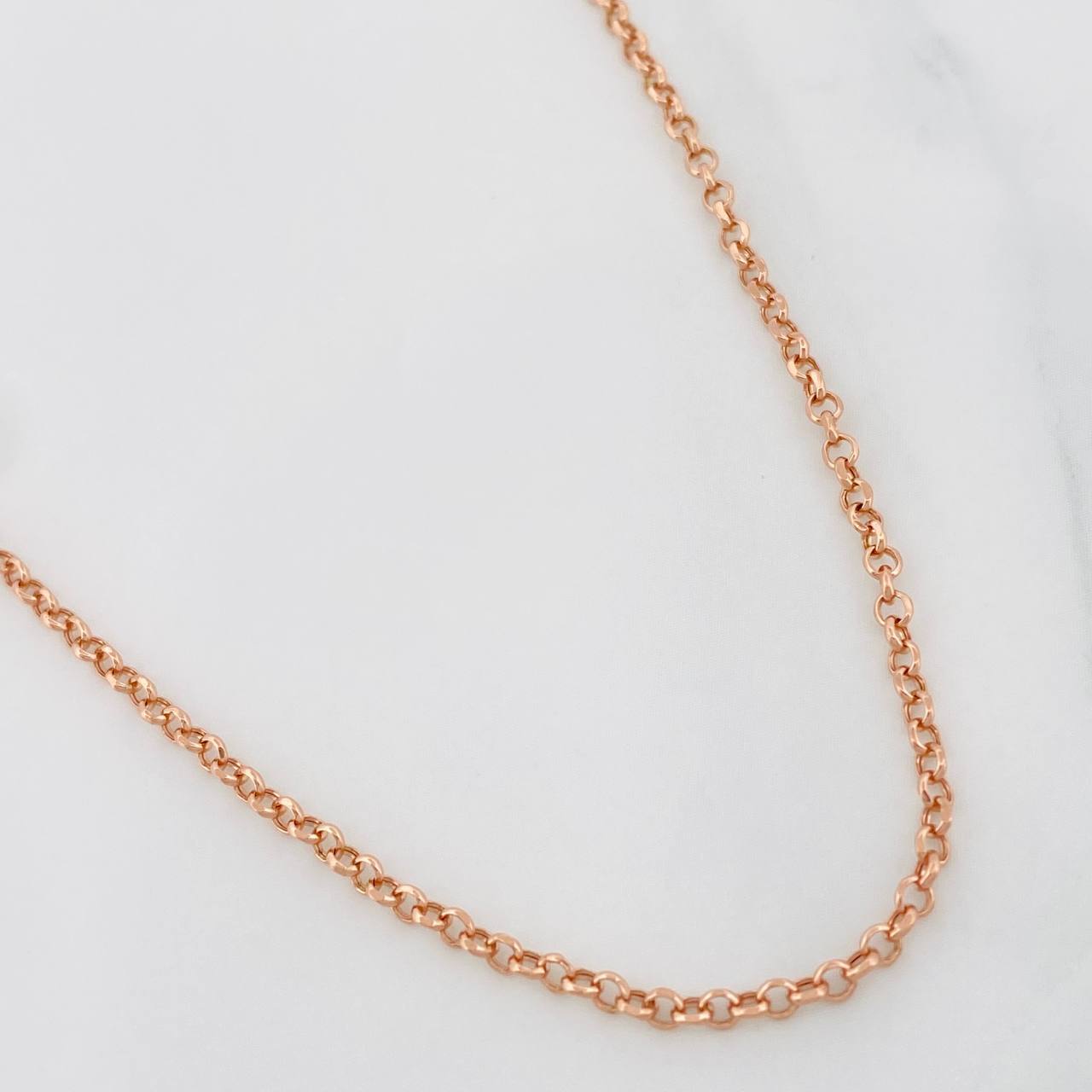 Cadena Aro Seguido 2.45g / 24 in / 2mm Oro Rosa 18K
