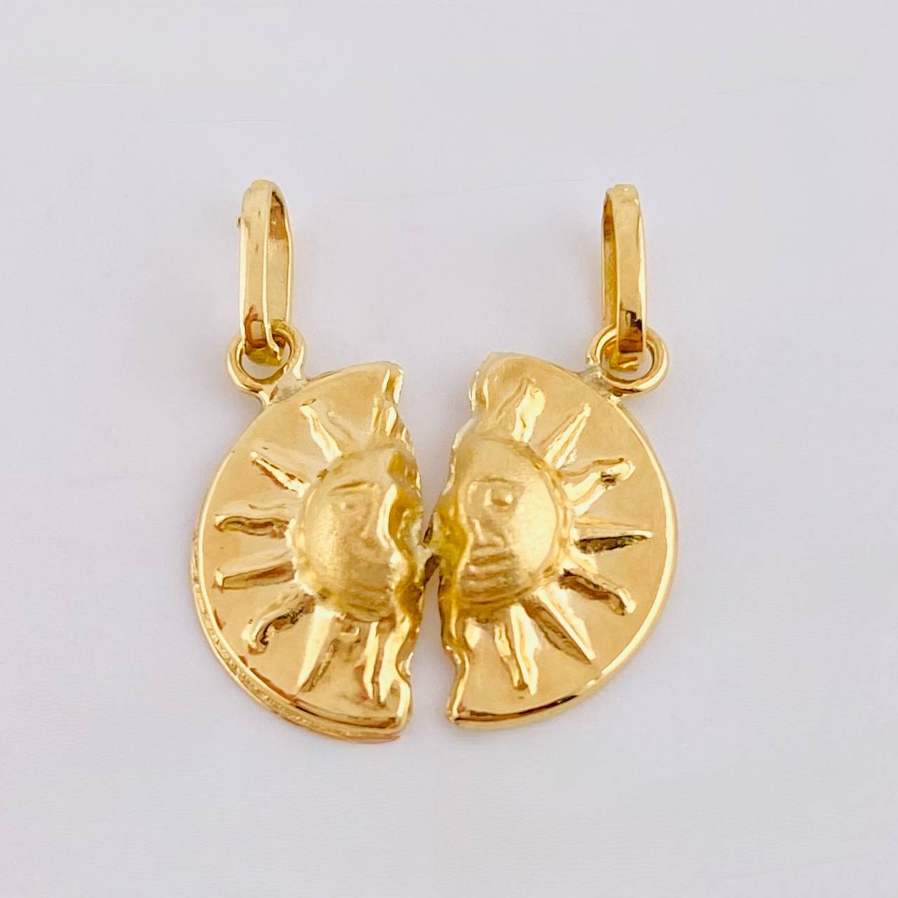 Dije Sol Pareja 1gr / 3/4 in / Oro Amarillo 18K *