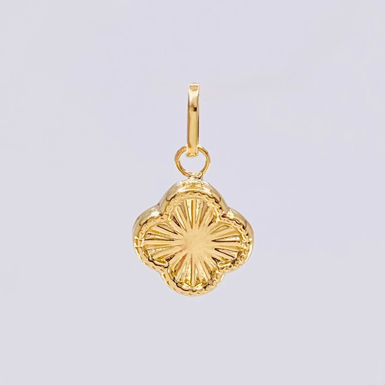 Dije Trebol Dorado 0.35gr / 1/2 in / Oro Amarillo 18K