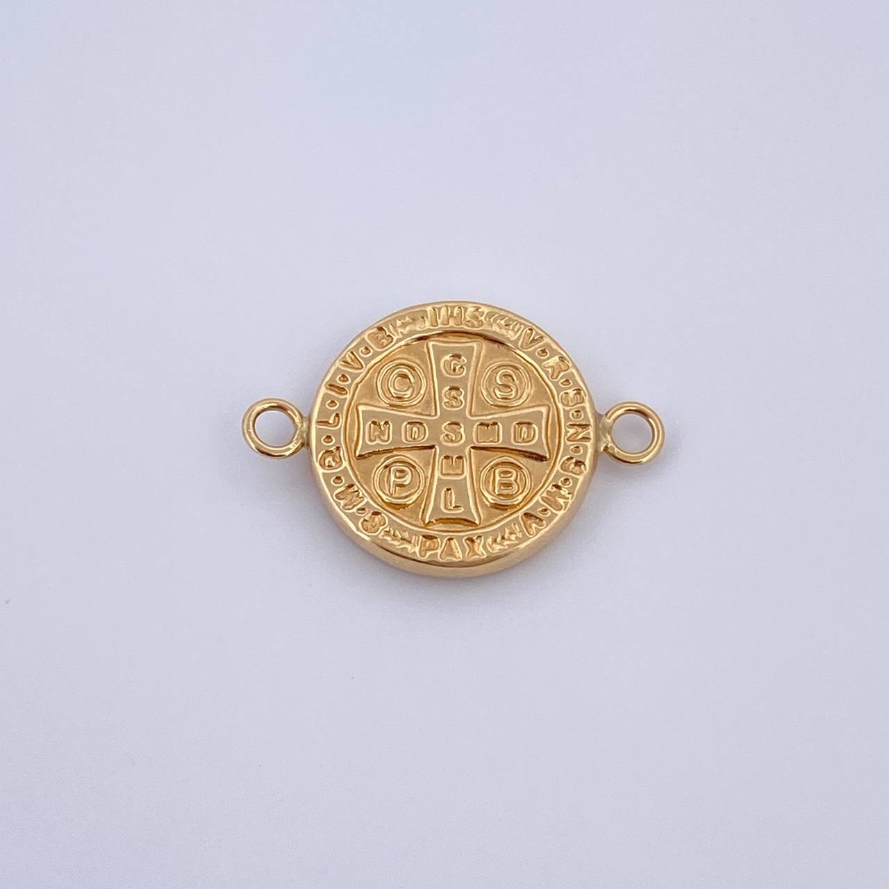 Herraje San Benito 1.3gr / 2.3cm / Troquelado Oro Amarillo 18K &