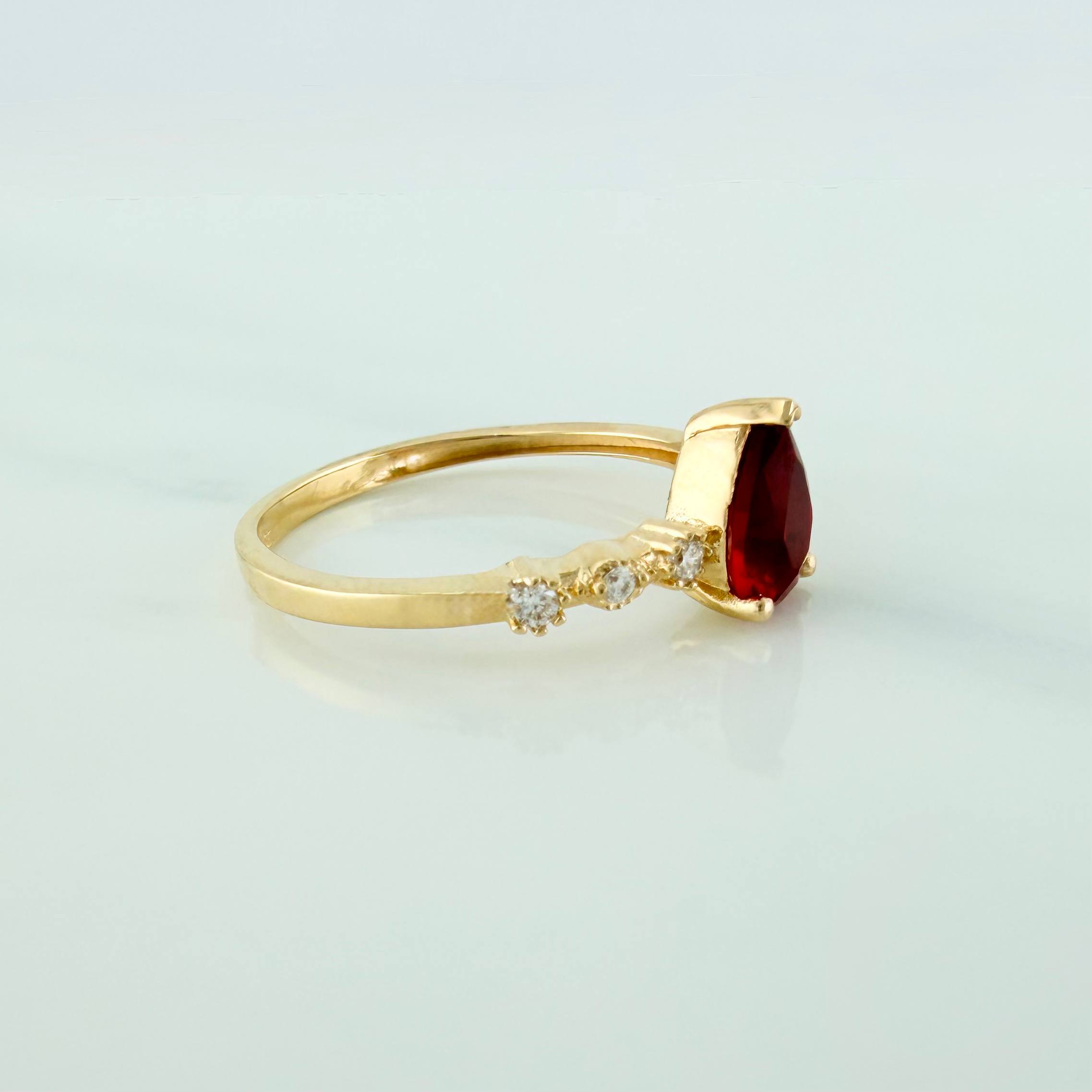 Halo Drop Ring 1.85 g / T6 1/4 18K Yellow Gold
