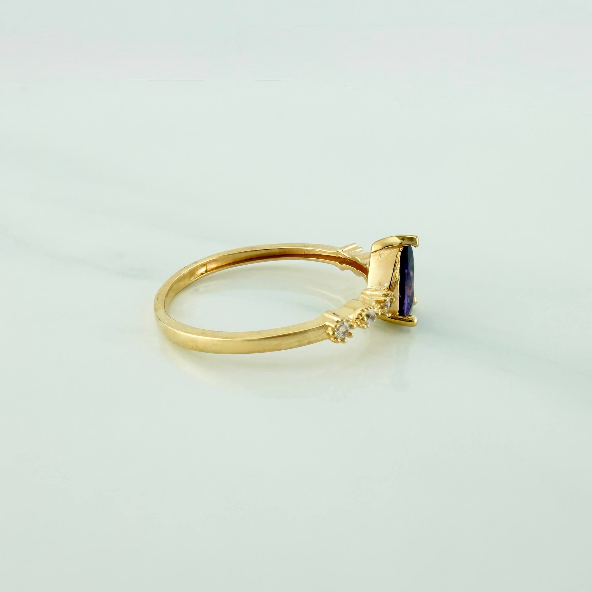 Halo Drop Ring 2.2 g / T7 1/4 18K Yellow Gold