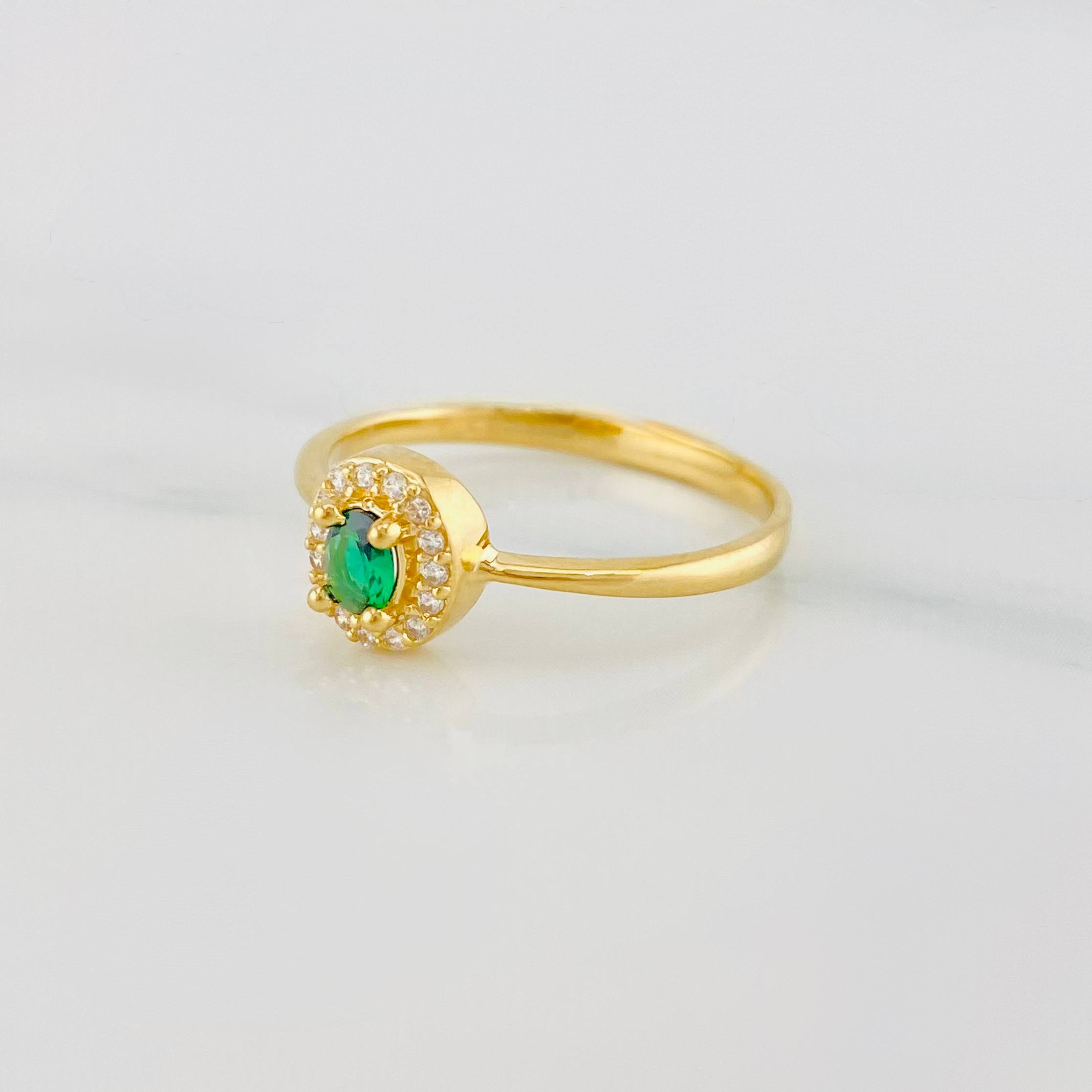 Anillo Halo Ovalado 1.95 g / T7 1/4 Oro Amarillo 18K