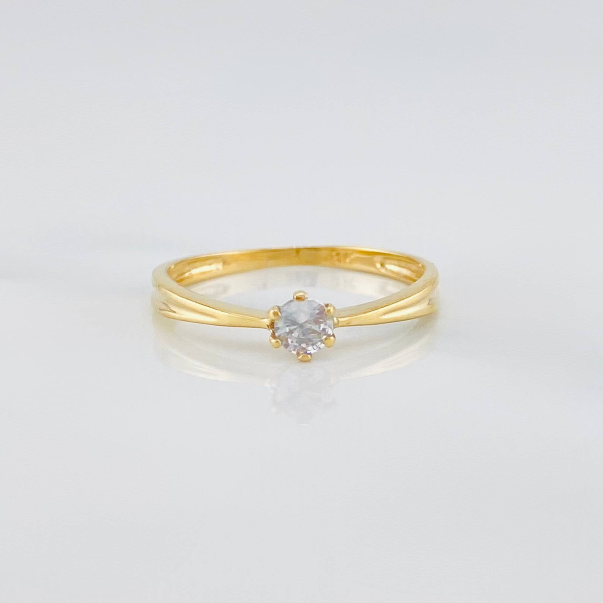 1.3 g Solitaire Ring / T6 1/4 18K Yellow Gold