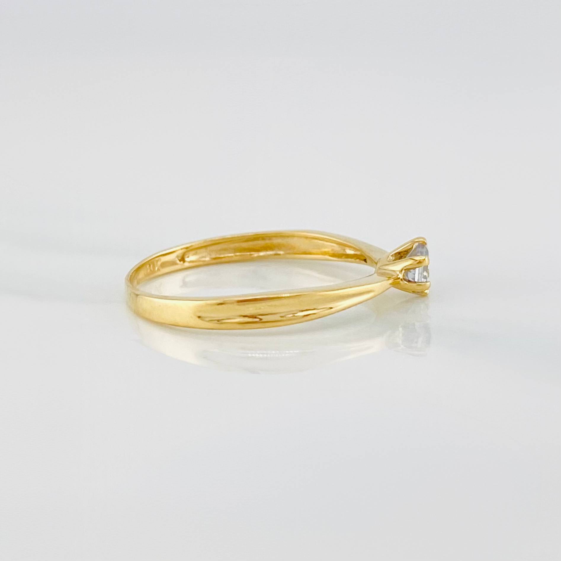 1.3 g Solitaire Ring / T6 1/4 18K Yellow Gold
