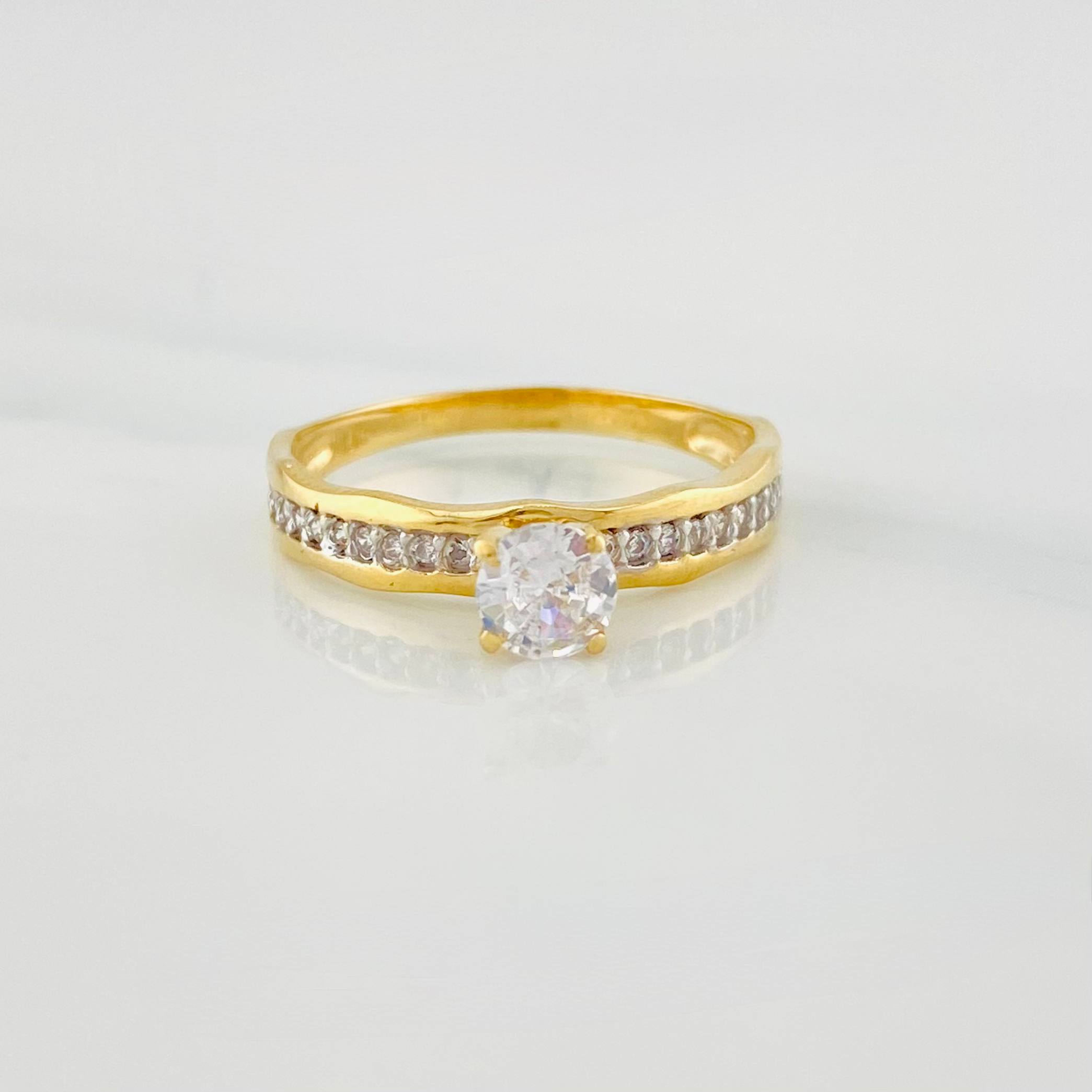 Solitaire Ring Churumbela 1.95 g / T6 Yellow Gold 18K