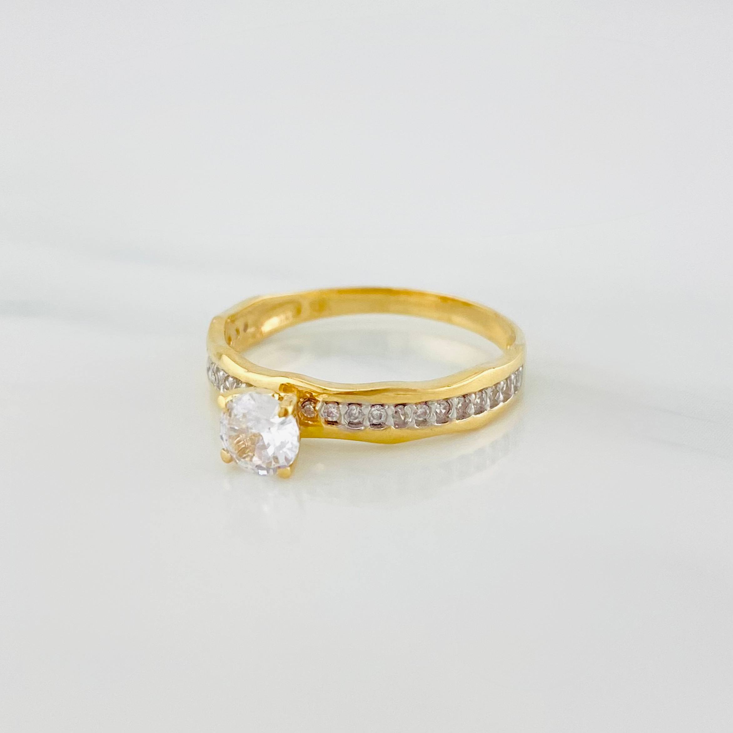Solitaire Ring Churumbela 1.95 g / T6 Yellow Gold 18K
