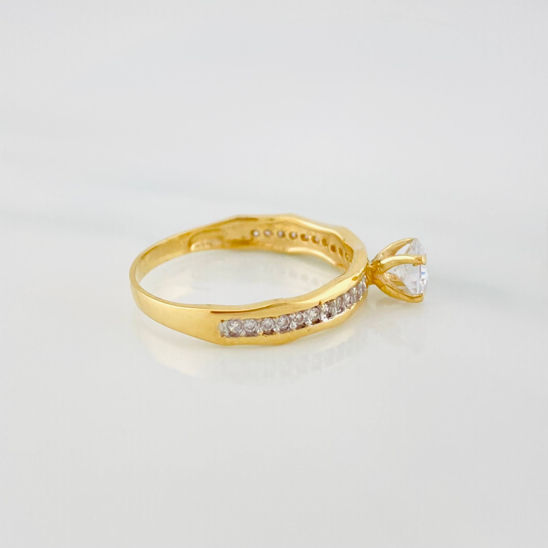 Solitaire Ring Churumbela 1.95 g / T6 Yellow Gold 18K