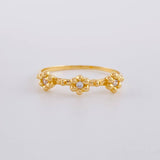 Trio Flowers Ring 1.6 g / T7 18K Yellow Gold