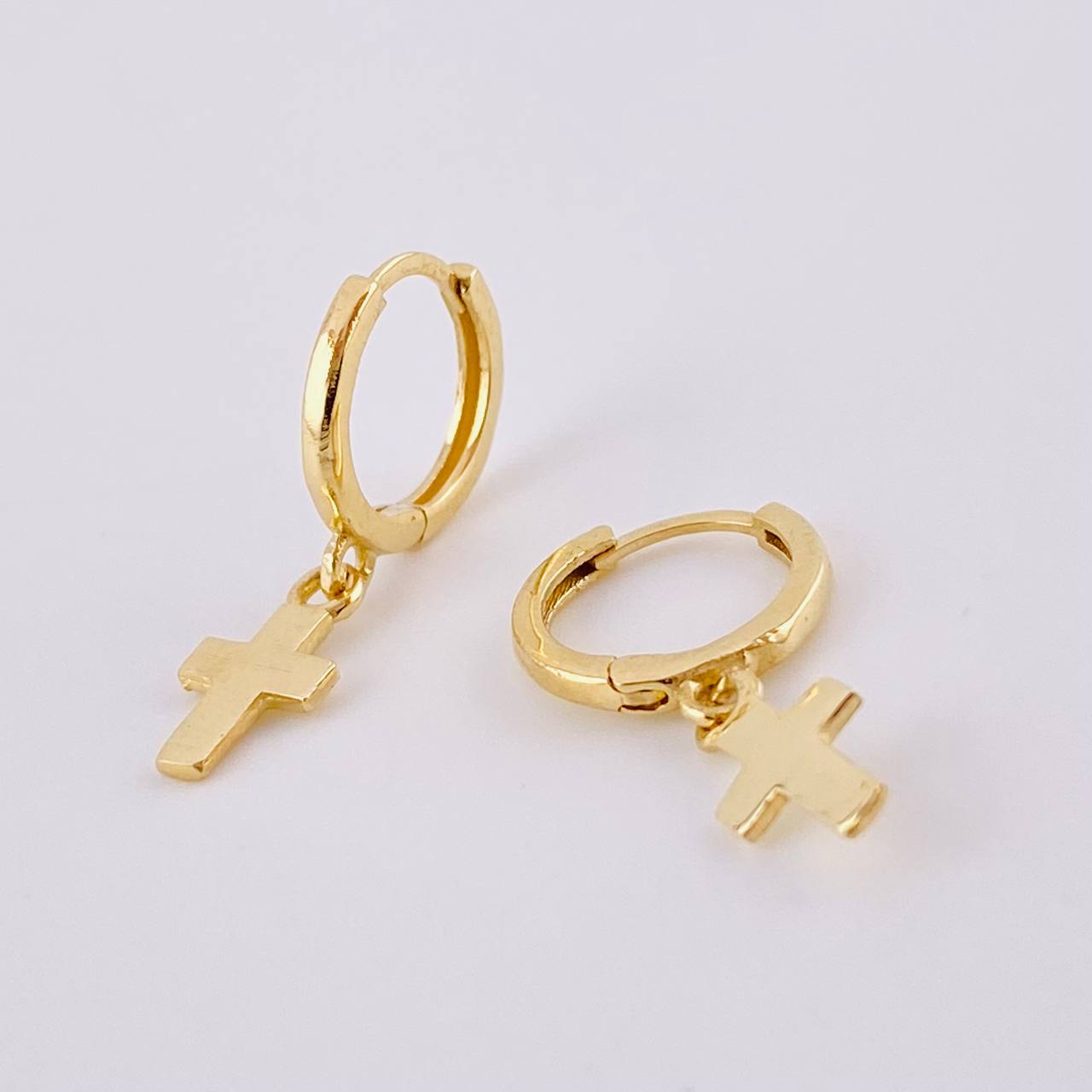 Hoop Earrings Cross 1.6 g / 1 1/4 in 18K Yellow Gold