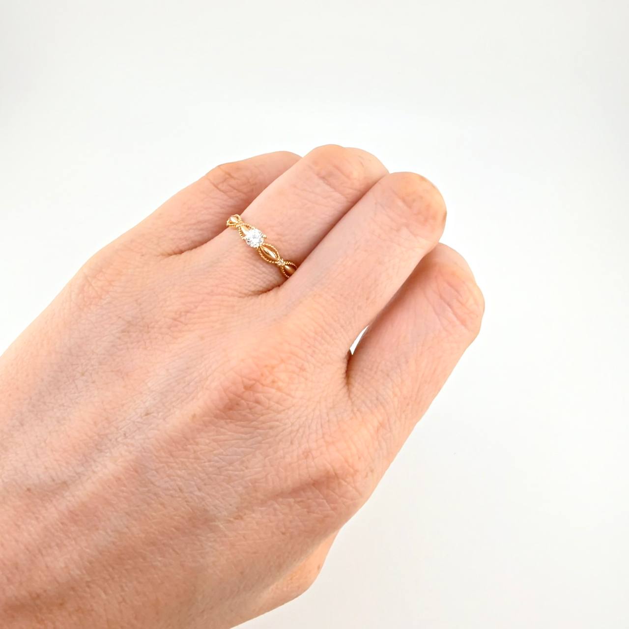 Solitaire Ring Infinite Shells 1.7 g / T6 1/2 Yellow Gold 18K