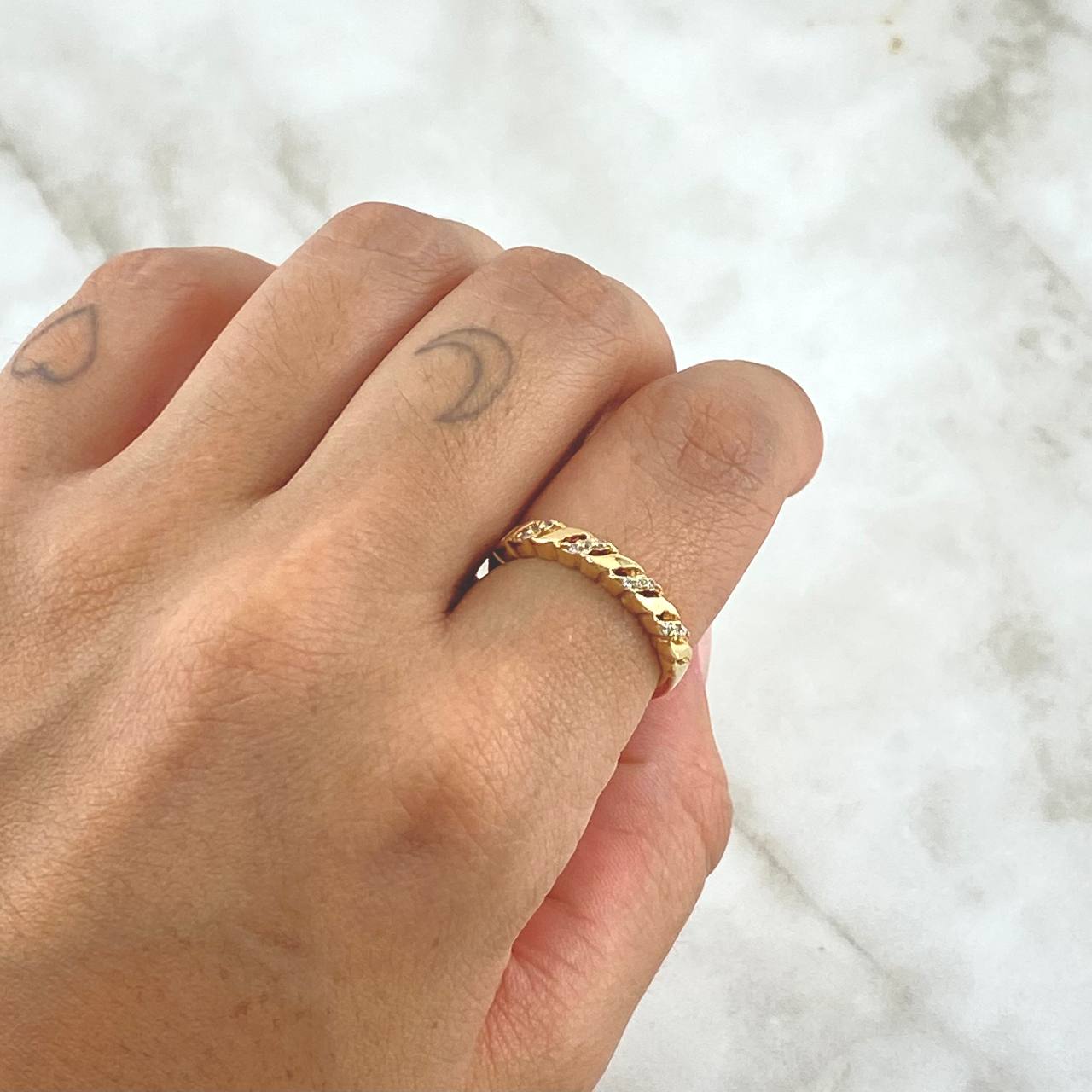 Braided Basteada Ring 2.6gr / Size 7 1/4 / White Zircons 18K Yellow Gold *