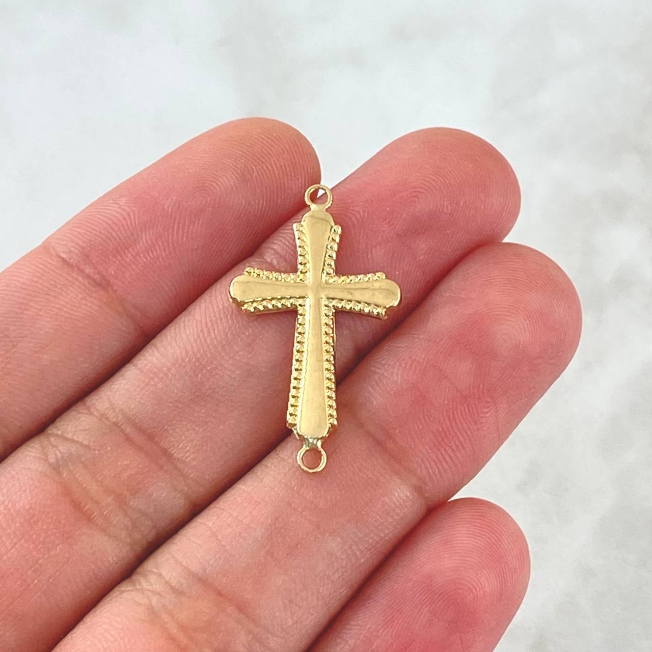 Charm Cross Edged 0.8gr / 2.3cm / 18K Yellow Gold