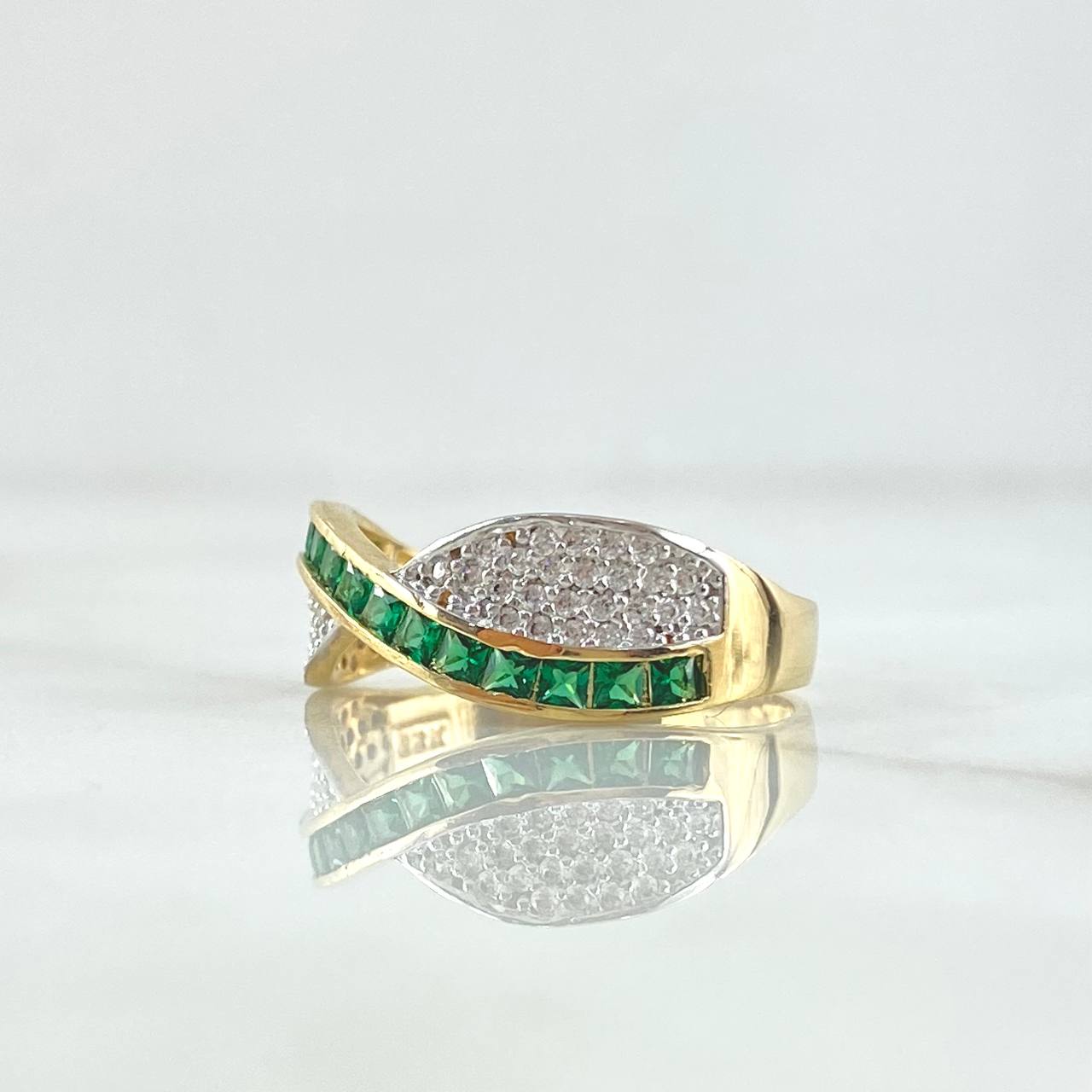 Anillo Olas Infinitas 3.1gr / T7 1/4 / Circones Blancos Y Verdes Oro Amarillo 18K