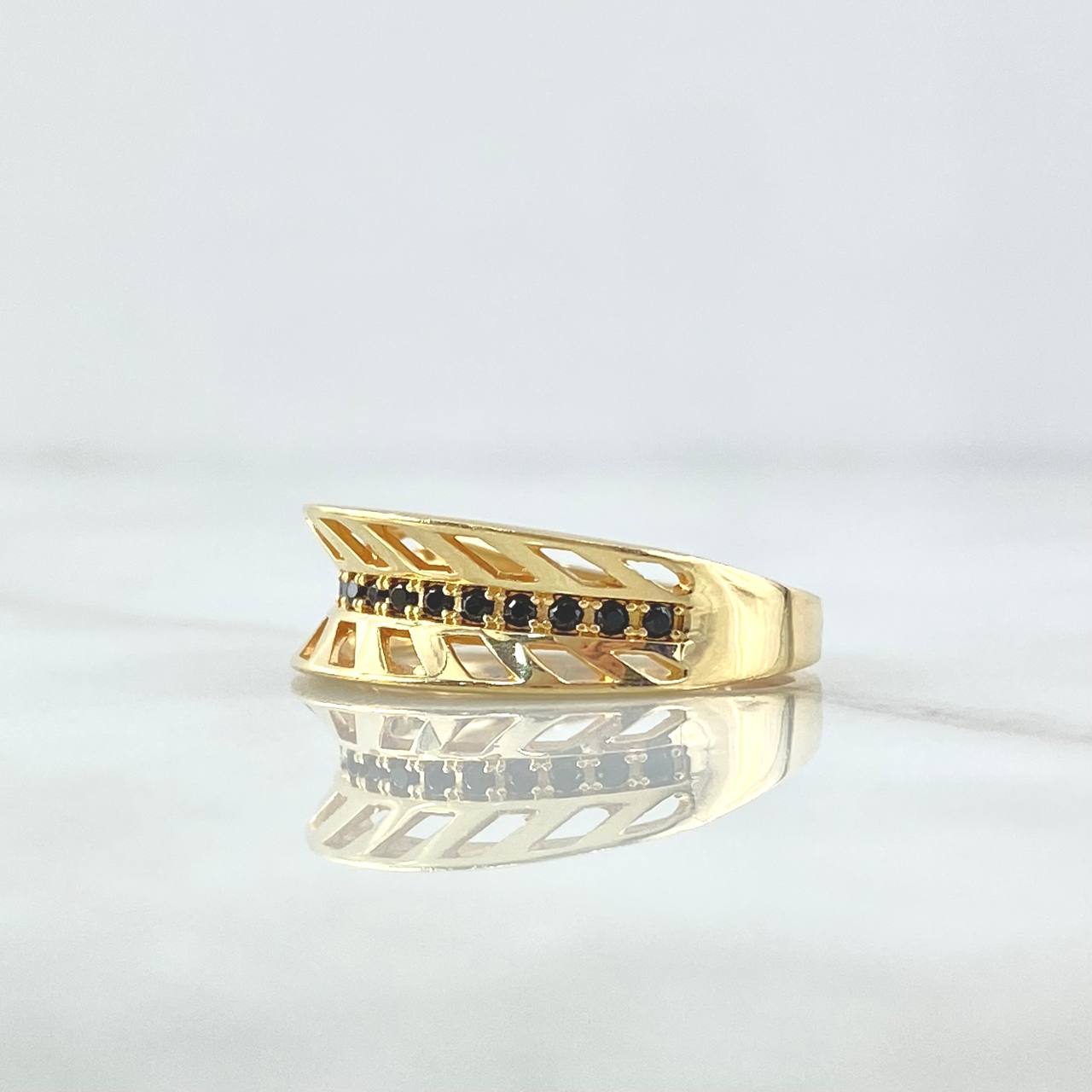 Spiga Ring 3.55gr / Size 7 1/4 / Black Zircons 18K Yellow Gold