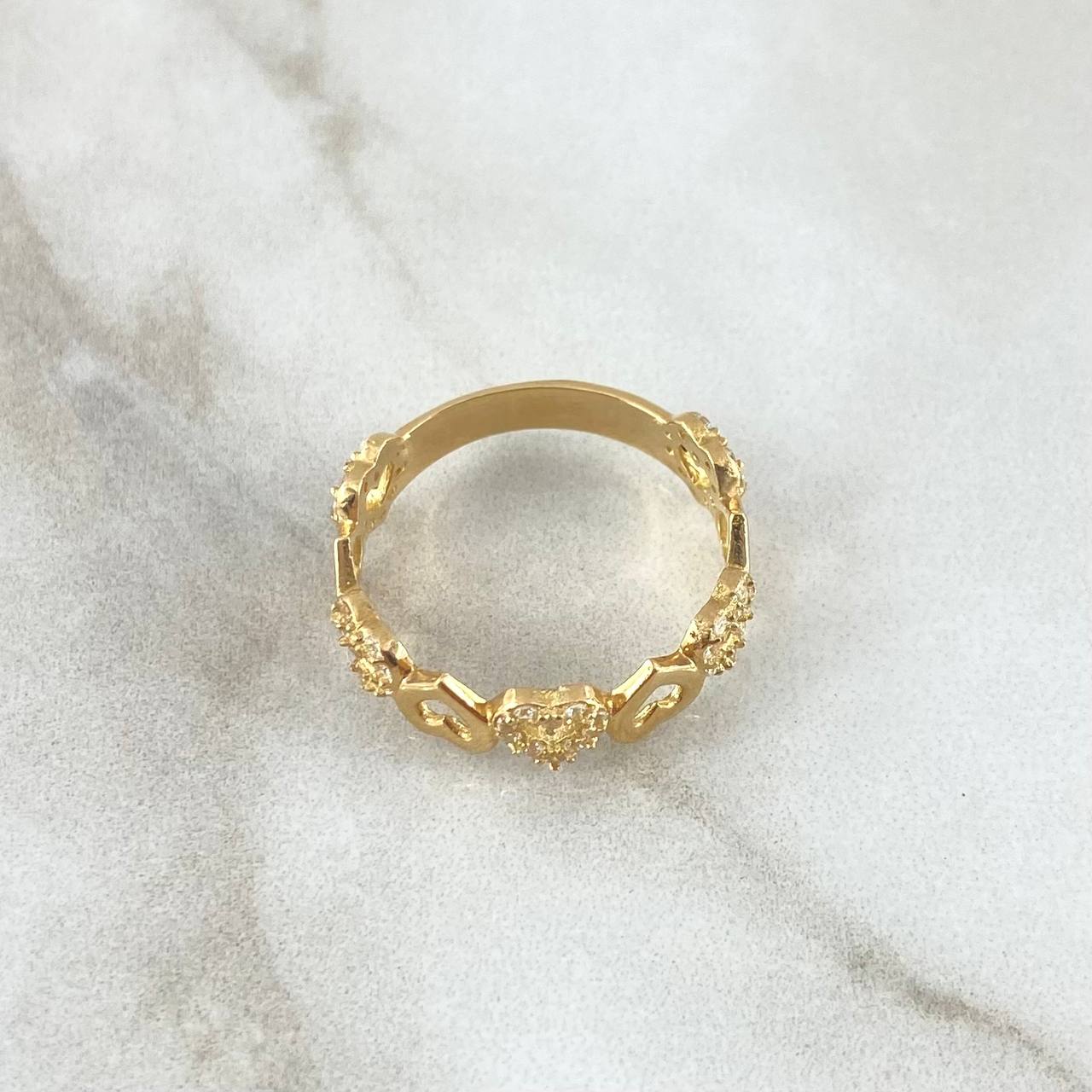 Interlaced Hearts Ring 2.7gr / Size 7 3/4 / White Zircons 18K Yellow Gold
