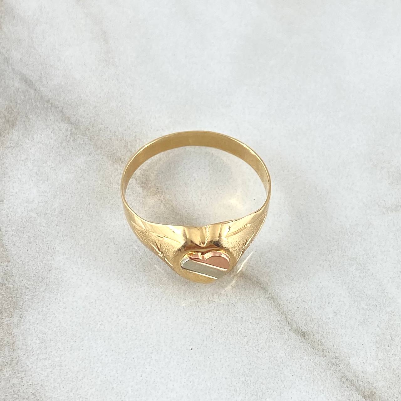 Heart Signet Ring 1.85gr / Size 9 1/4 / 18K Gold ©