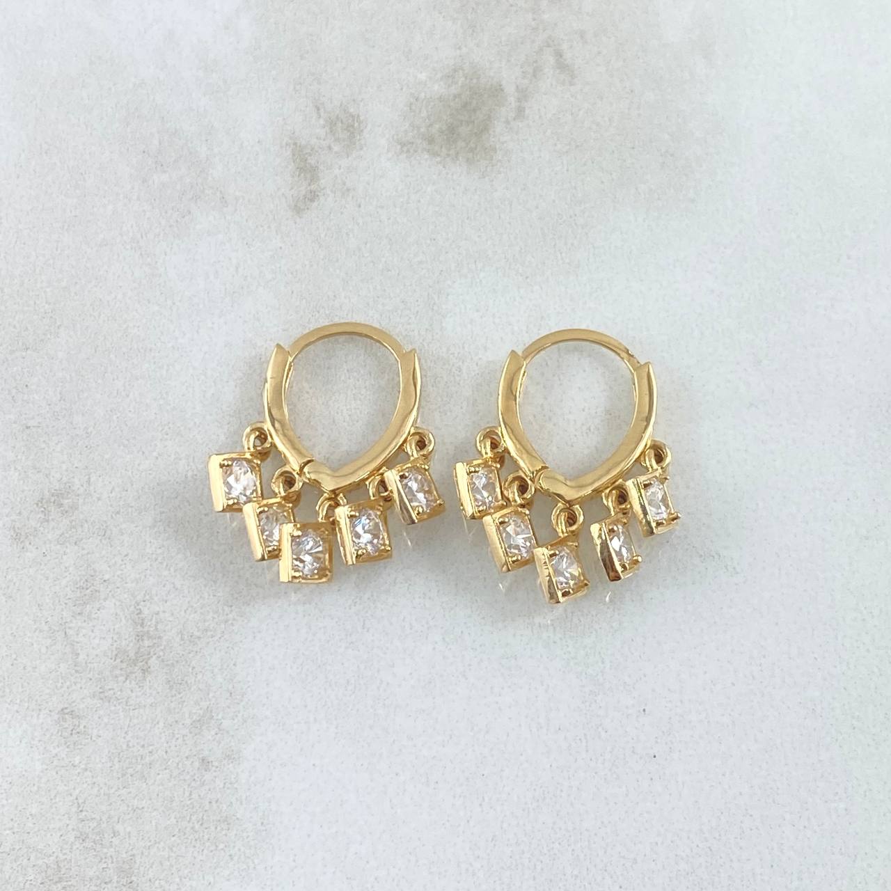 Candongas Rombos Penta Colgantes 4.65gr / 2.2cm / Circones Blancos Broche Mariposa Oro Amarillo 18K