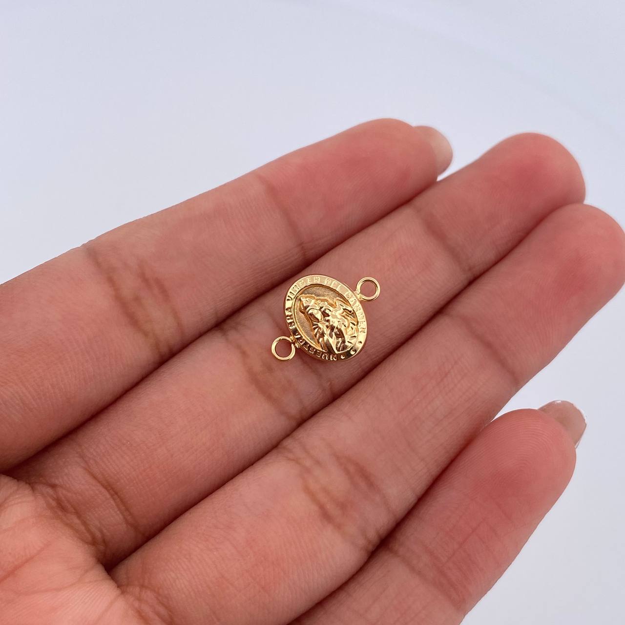 Herraje Virgen Del Carmen 0.45gr / 1.4cm / Troquelado Oro Amarillo 18K &