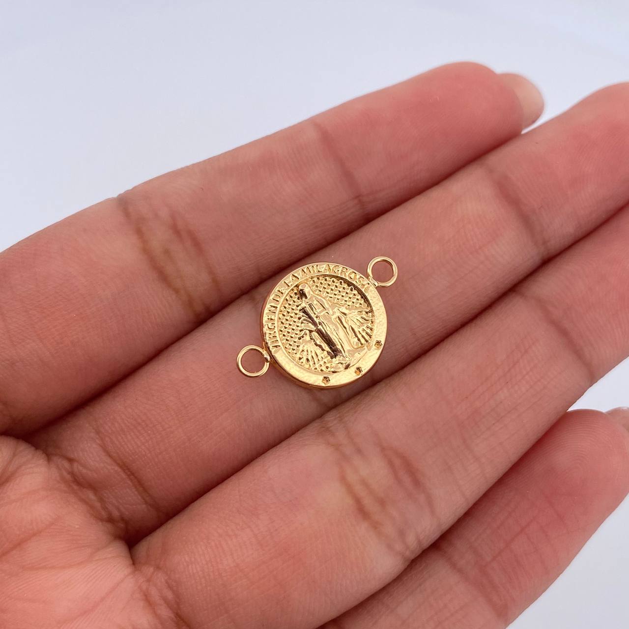 Herraje Virgen Milagrosa 0.85gr / 1.8cm / Troquelado Oro Amarillo 18K &
