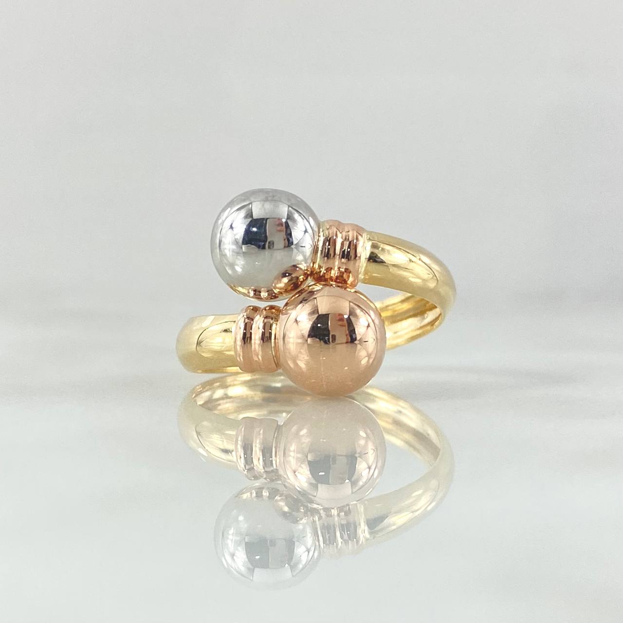 Anillo Tu y Yo 1.8gr / T7 / 8mm Bolas Lisas Tres Oros 18K ©