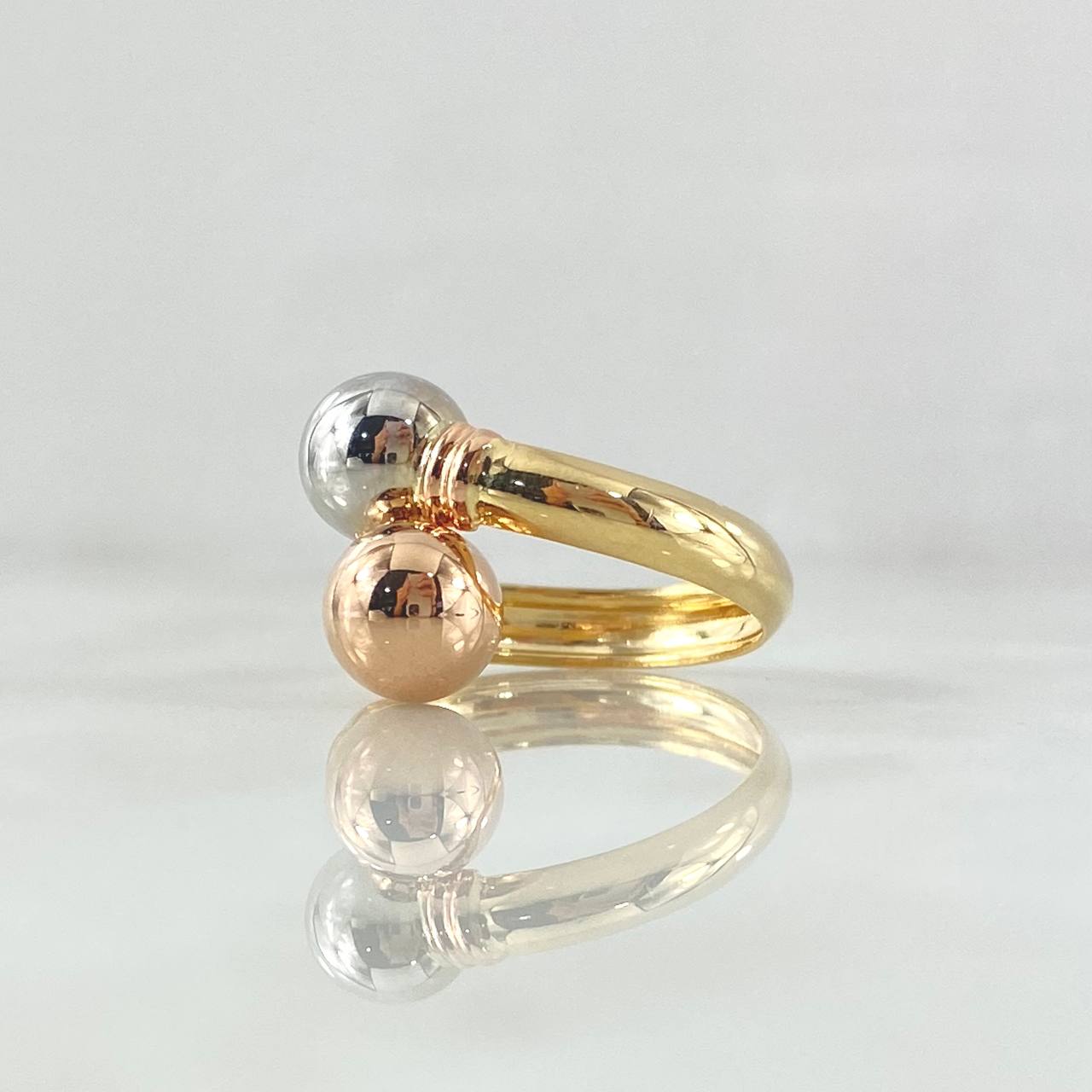 Anillo Tu y Yo 1.8gr / T7 / 8mm Bolas Lisas Tres Oros 18K ©