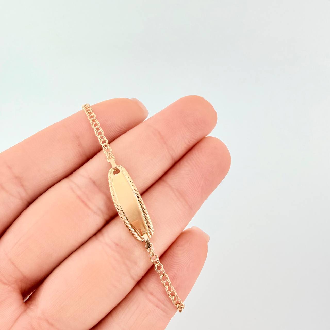 Baby Bracelet Classic Link Oval Plaque with Border 1.3 g / 2.3 mm 18K Yellow Gold